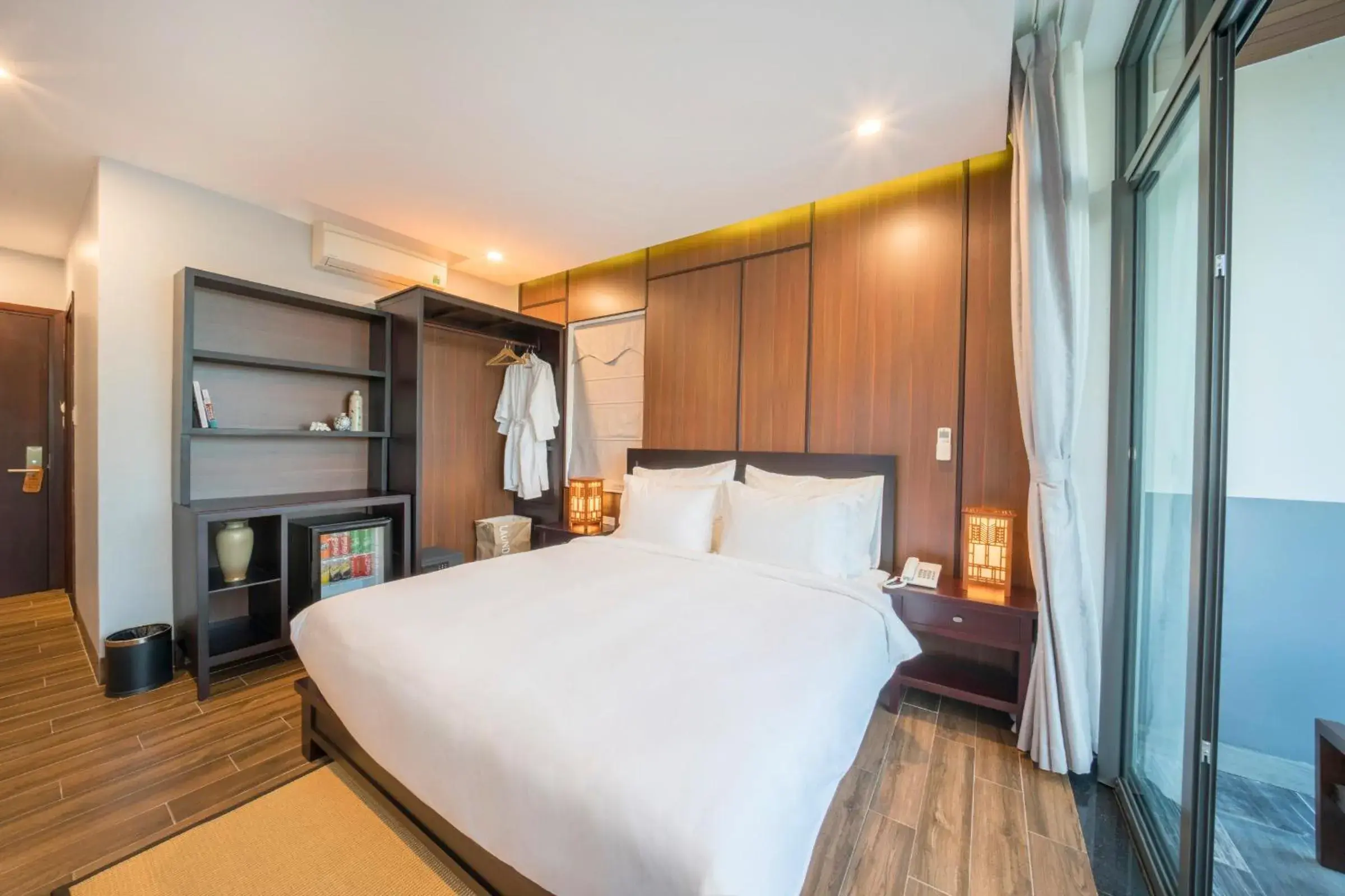 King Room with Balcony - single occupancy in Dai An Phu Villa King Room with Balcony - single occupancy in Dai An Phu Villa