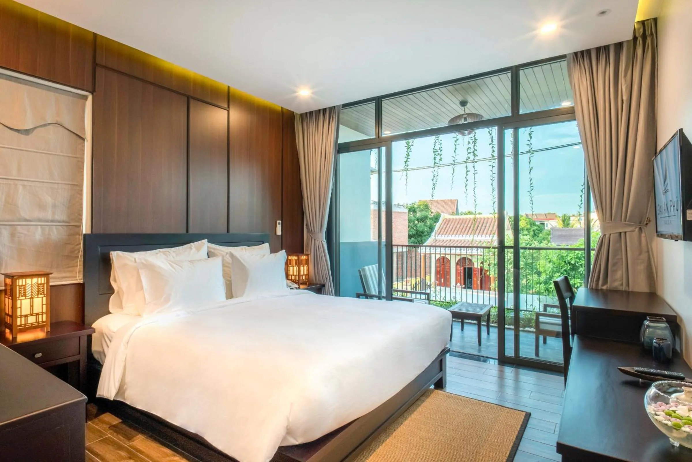 Seating area, Bed in Dai An Phu Villa