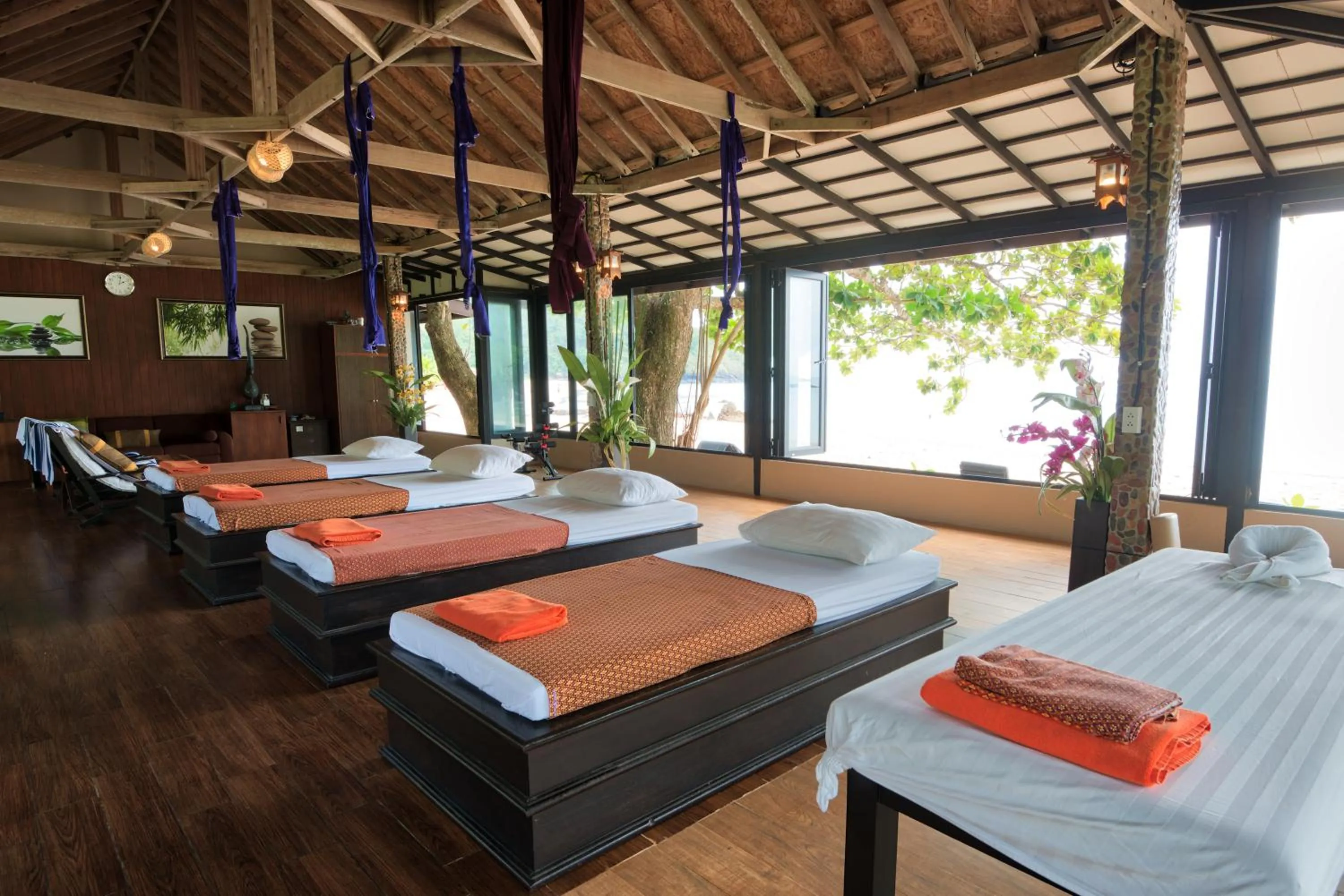 Massage, Bed in Anda Lanta Resort