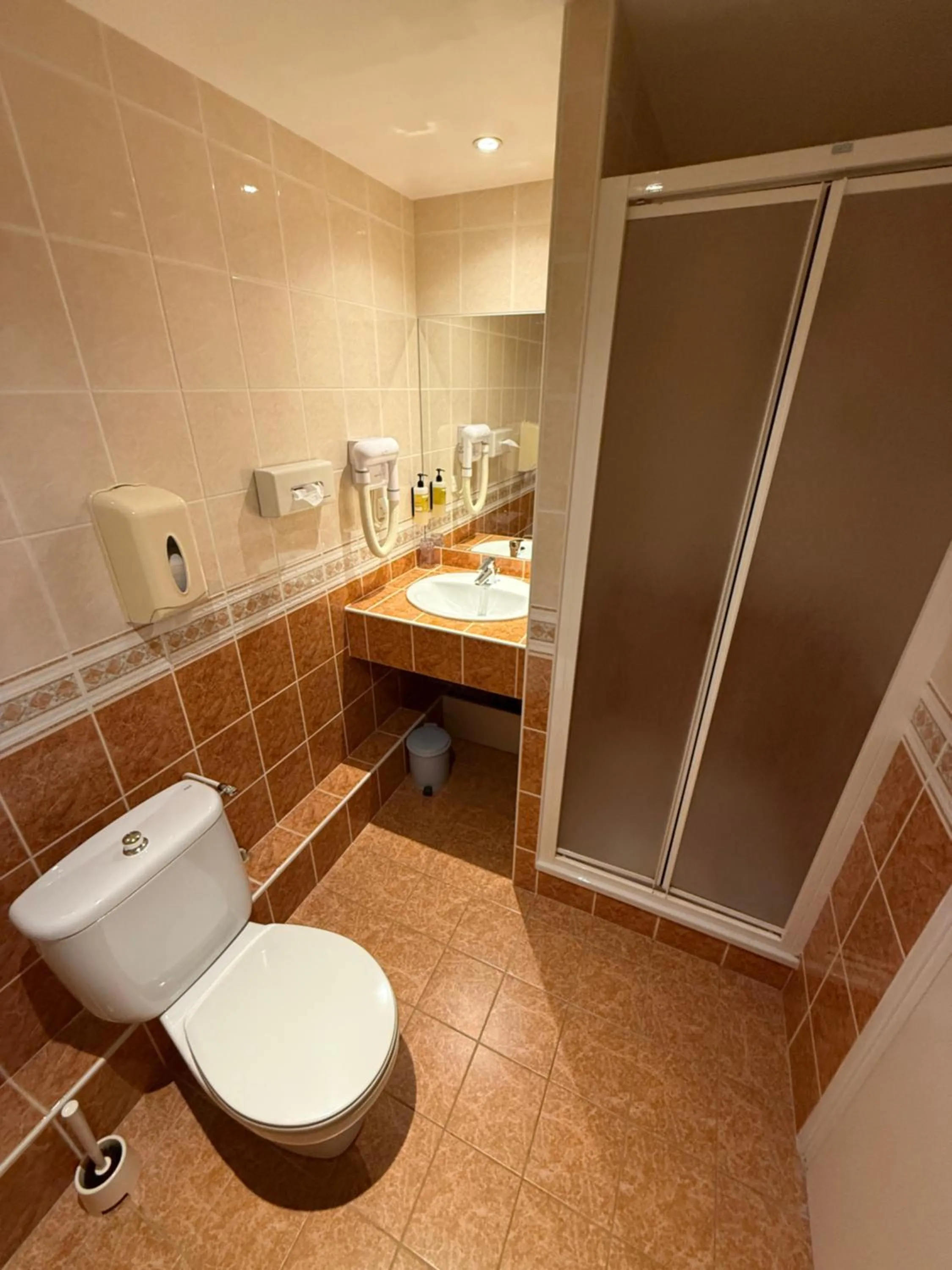 Shower in Hôtel Édenia - Spa Estime&Sens