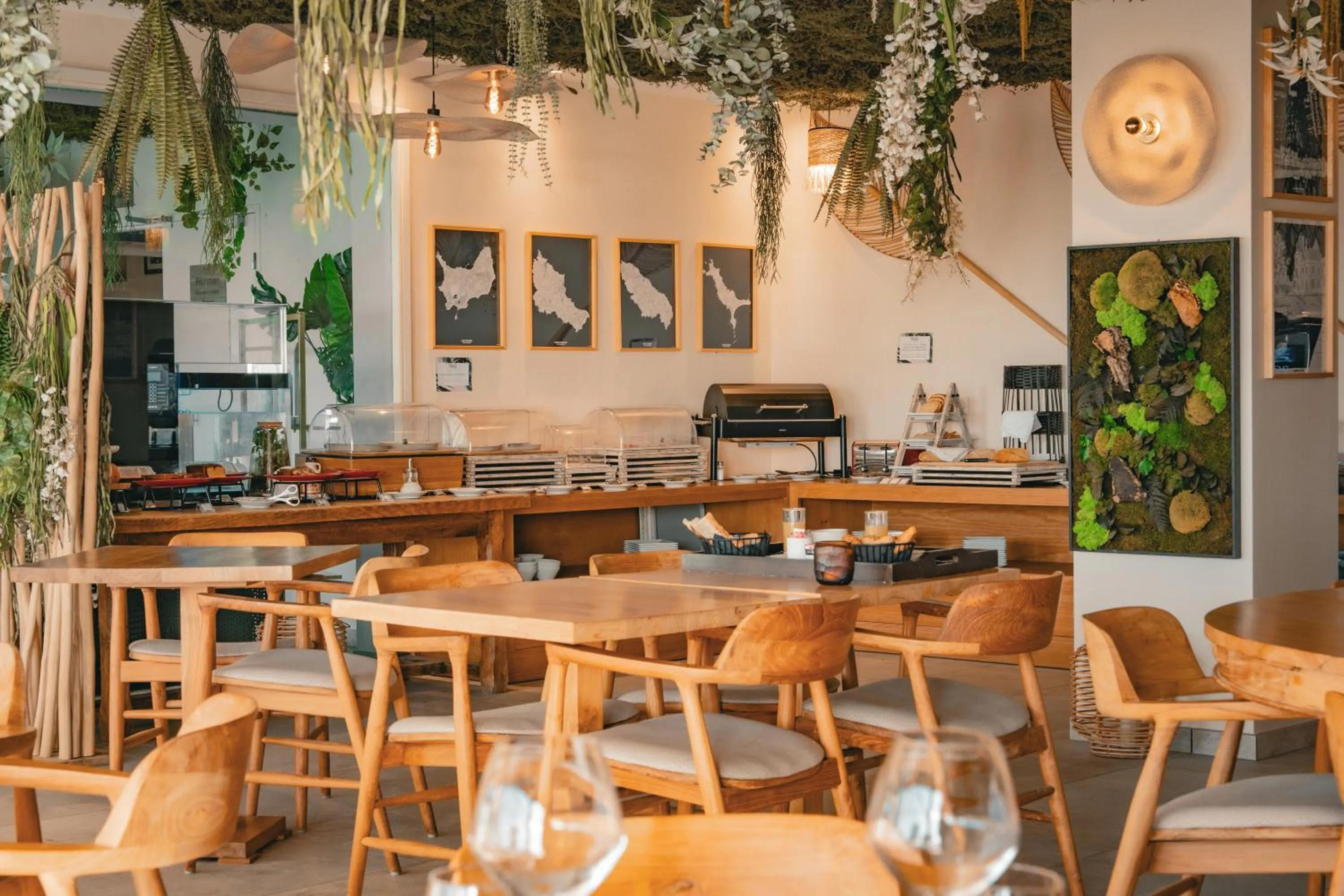 Restaurant/places to eat in Hôtel Édenia - Spa Estime&Sens