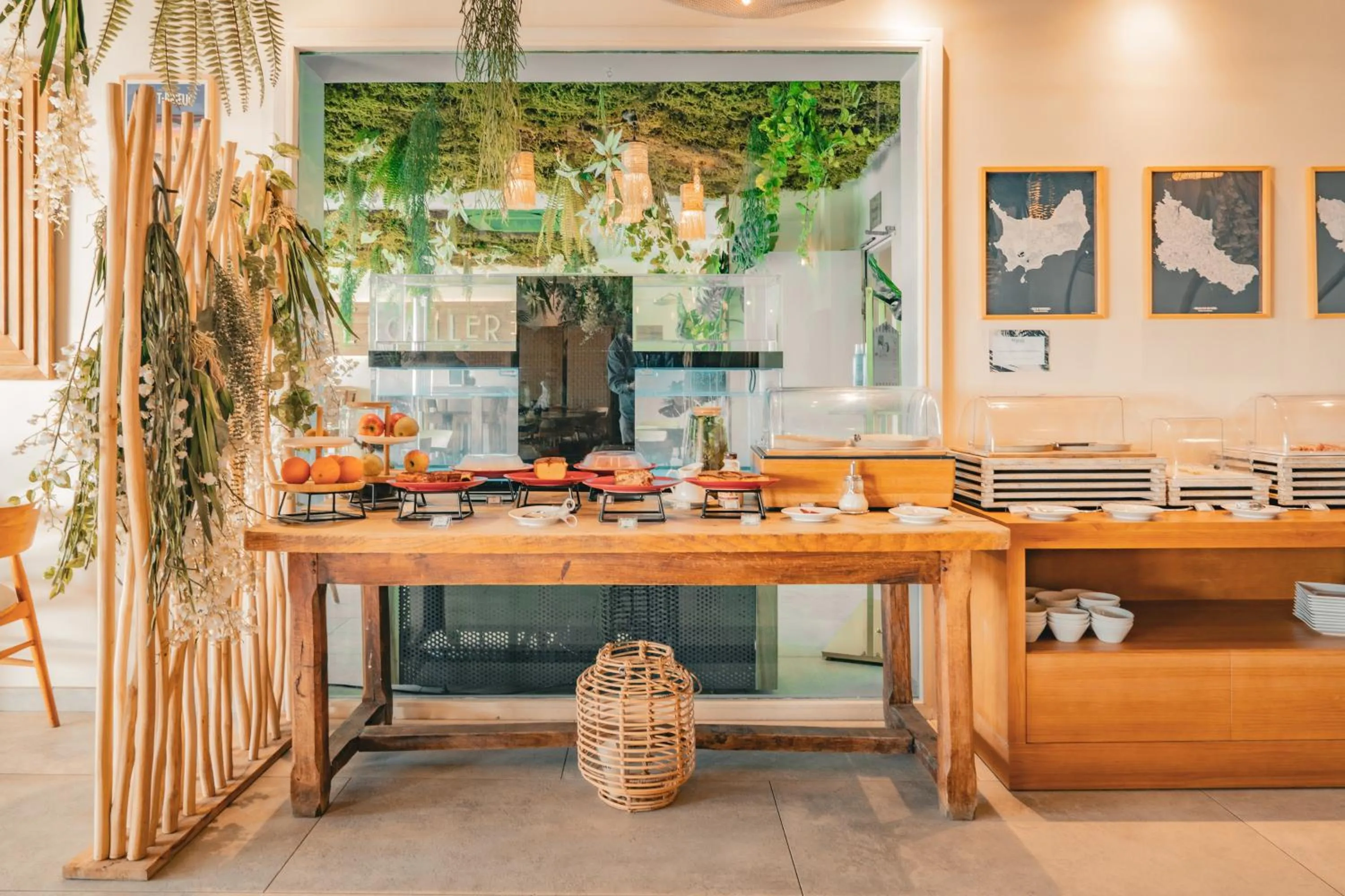 Breakfast in Hôtel Édenia - Spa Estime&Sens