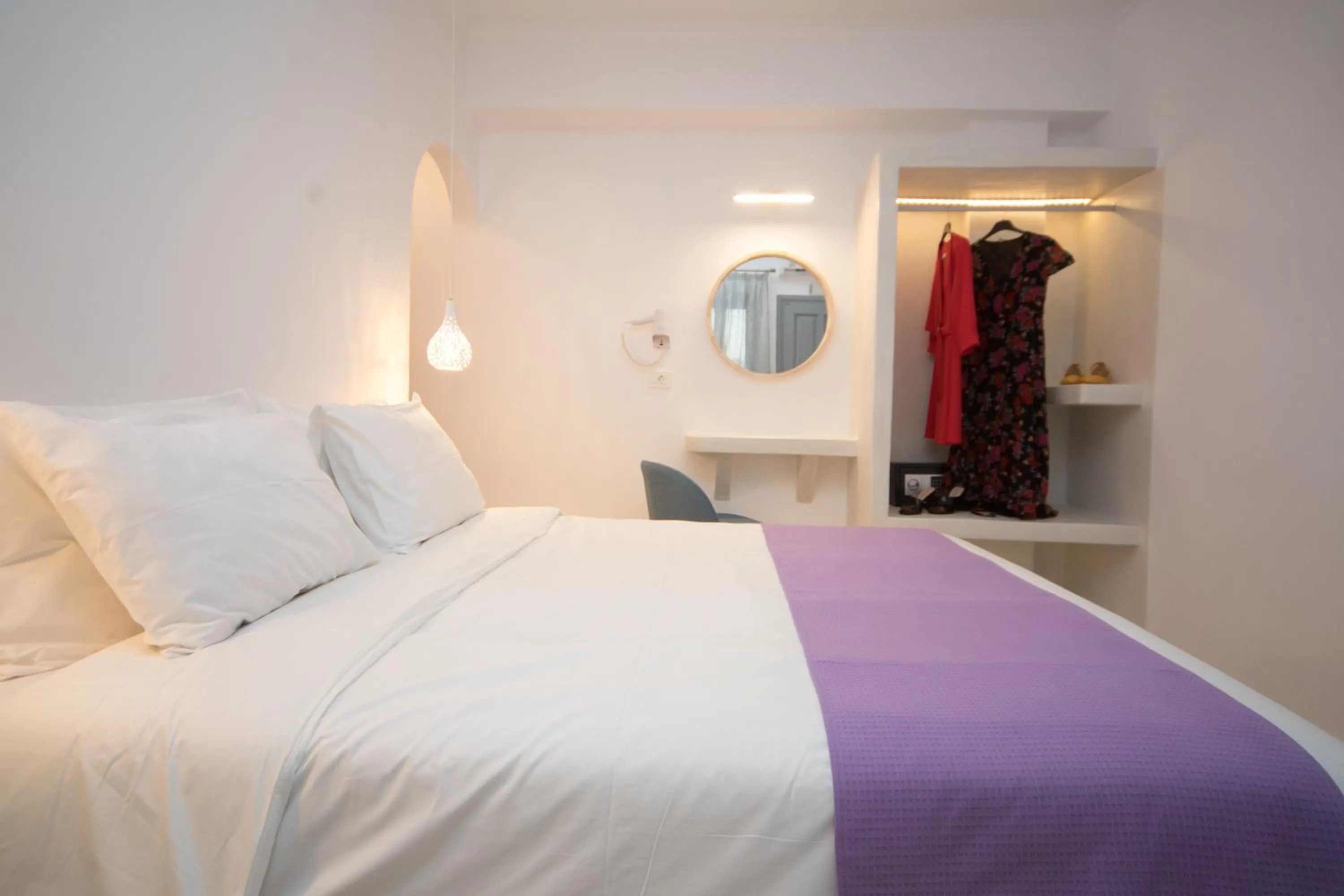 Bed in Markakis Studios Fira Town