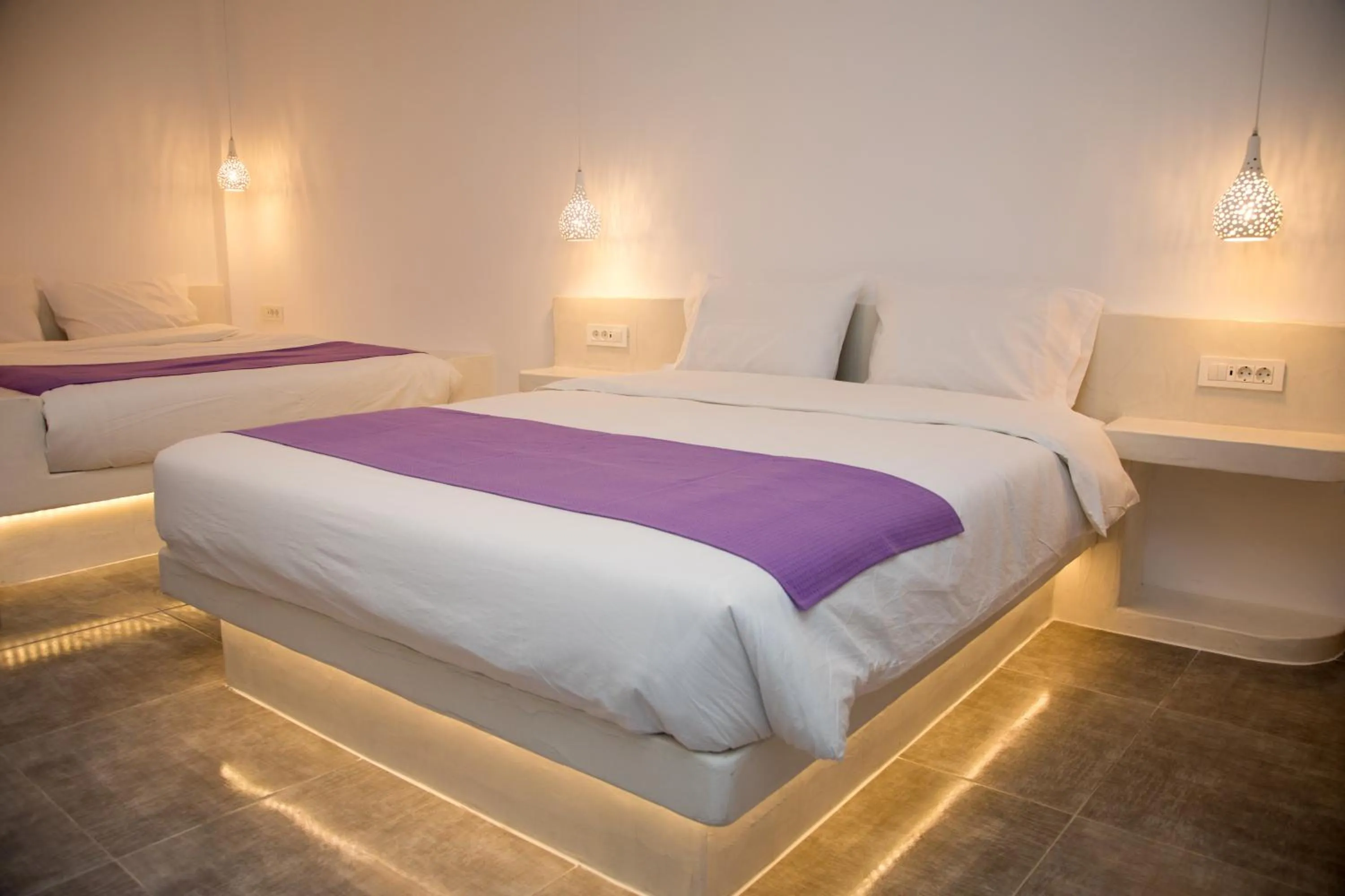 Bed in Markakis Studios Fira Town