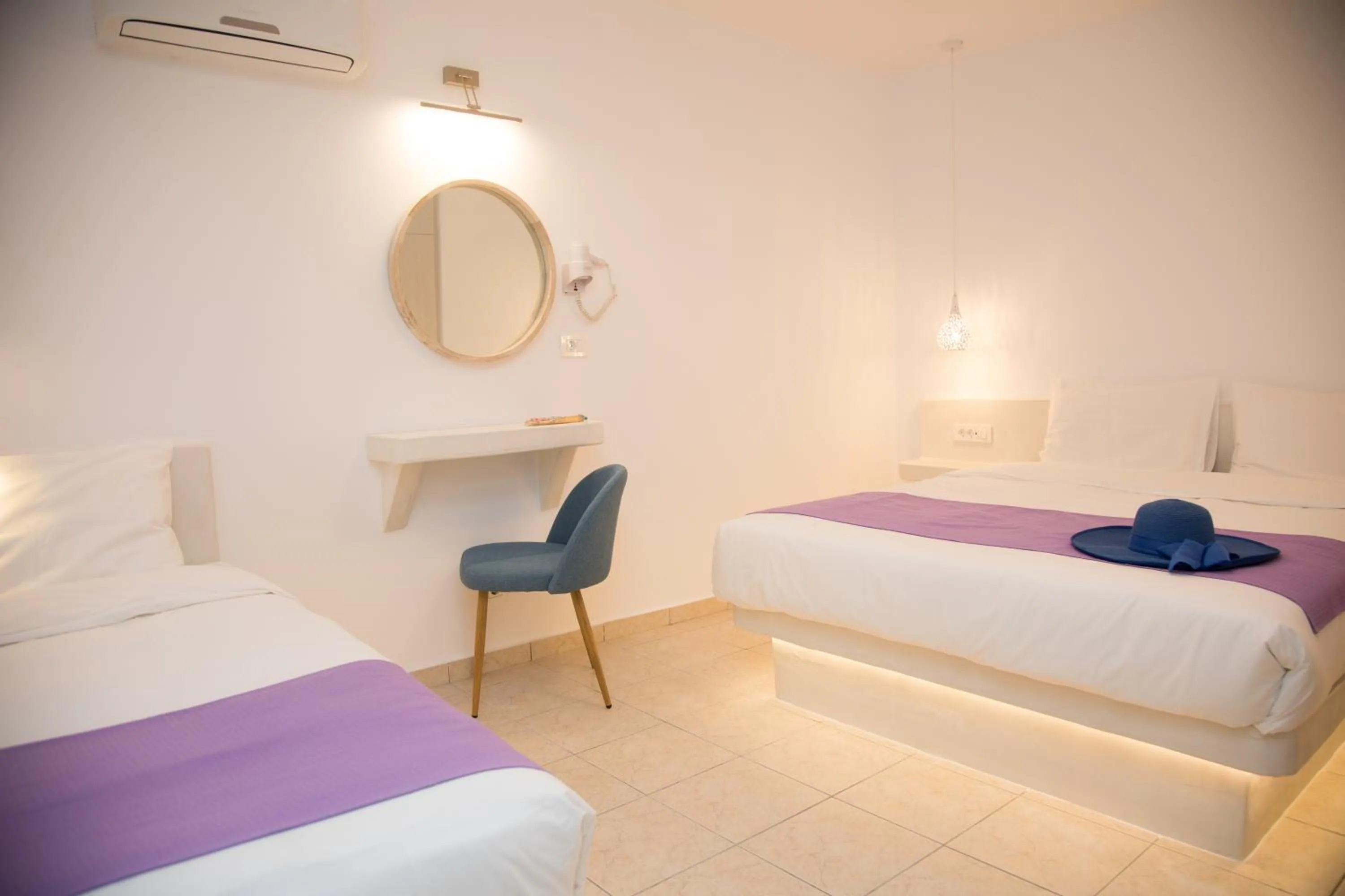 Bed in Markakis Studios Fira Town