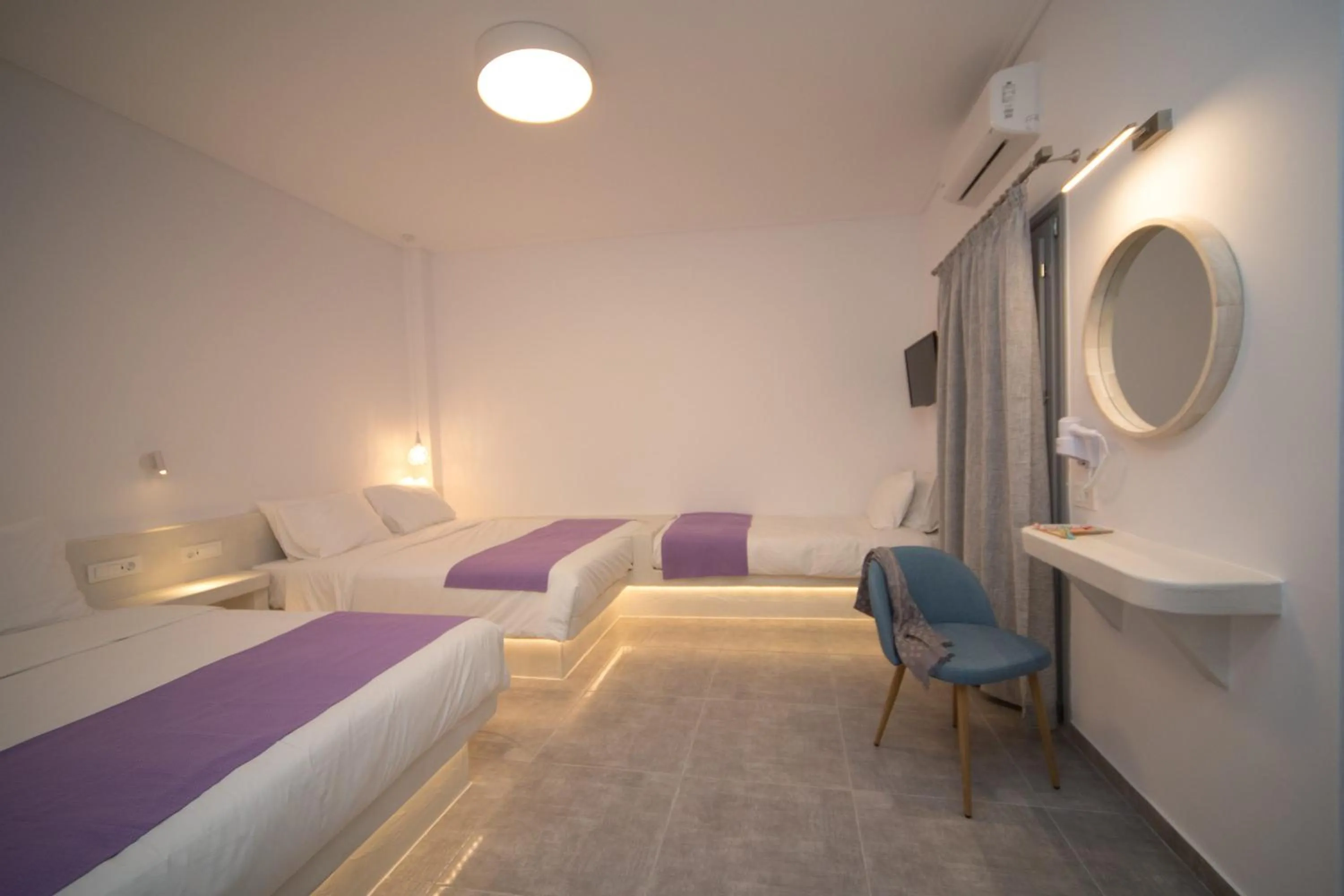 Bed in Markakis Studios Fira Town