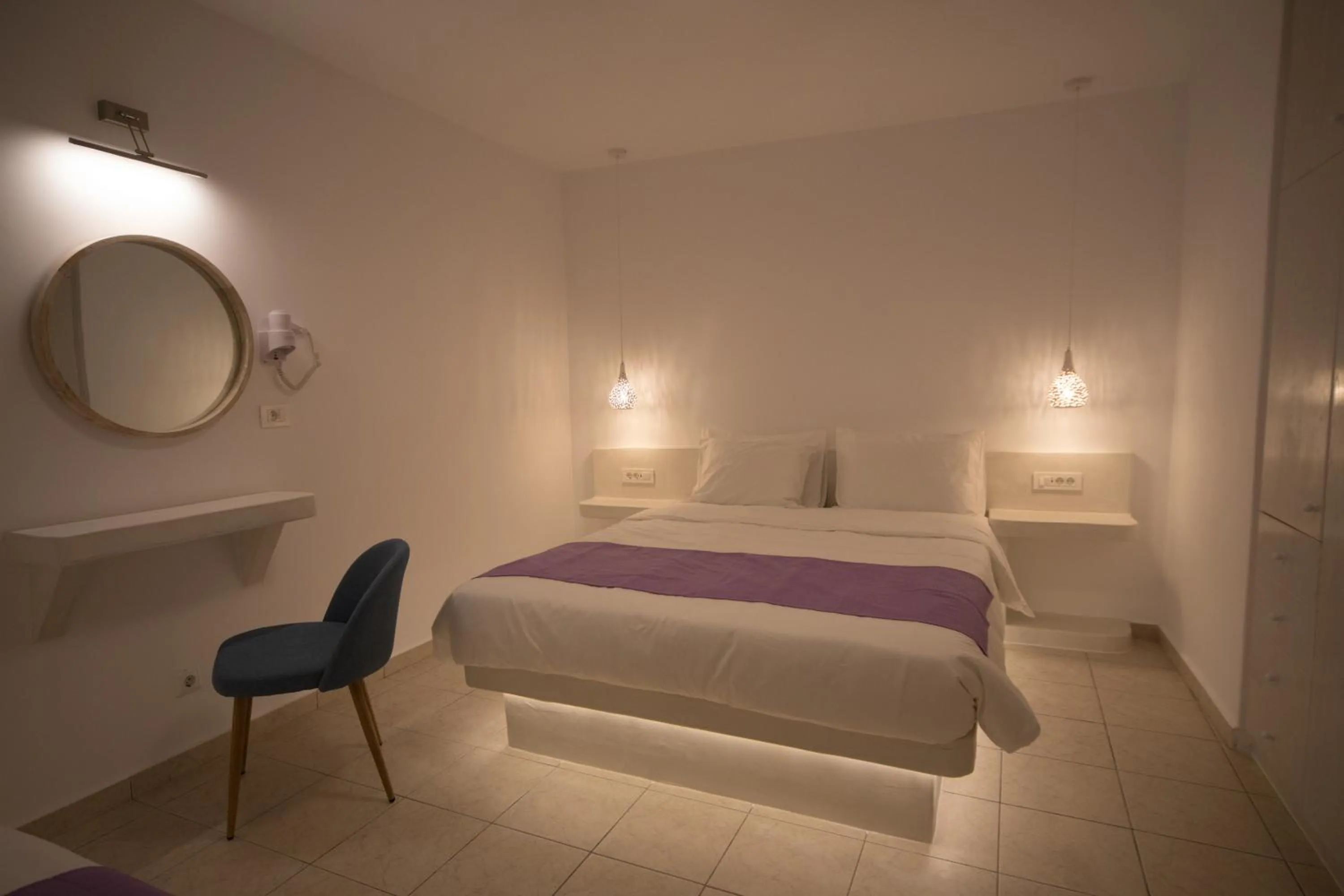 Bed in Markakis Studios Fira Town