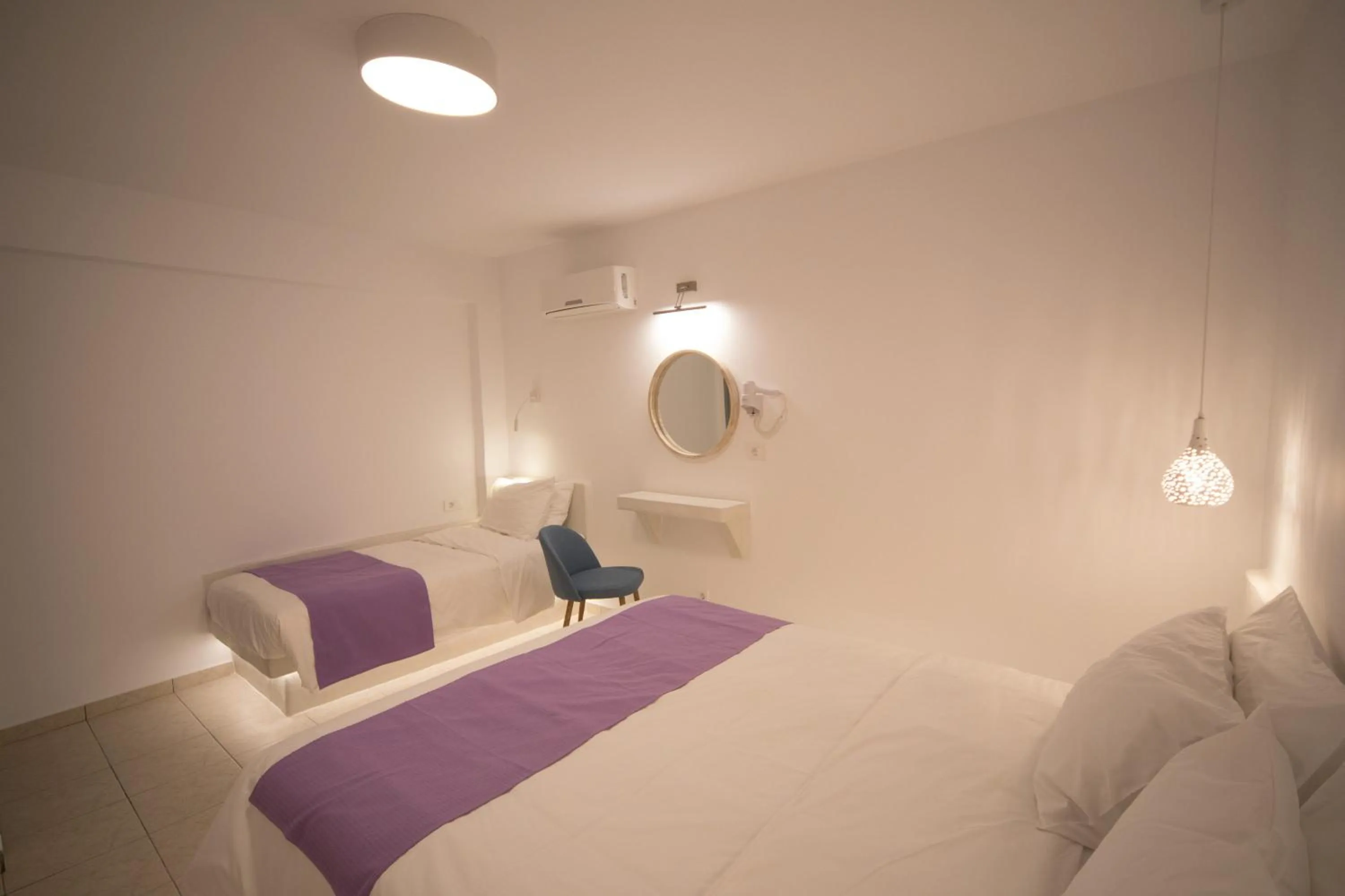 Bed in Markakis Studios Fira Town