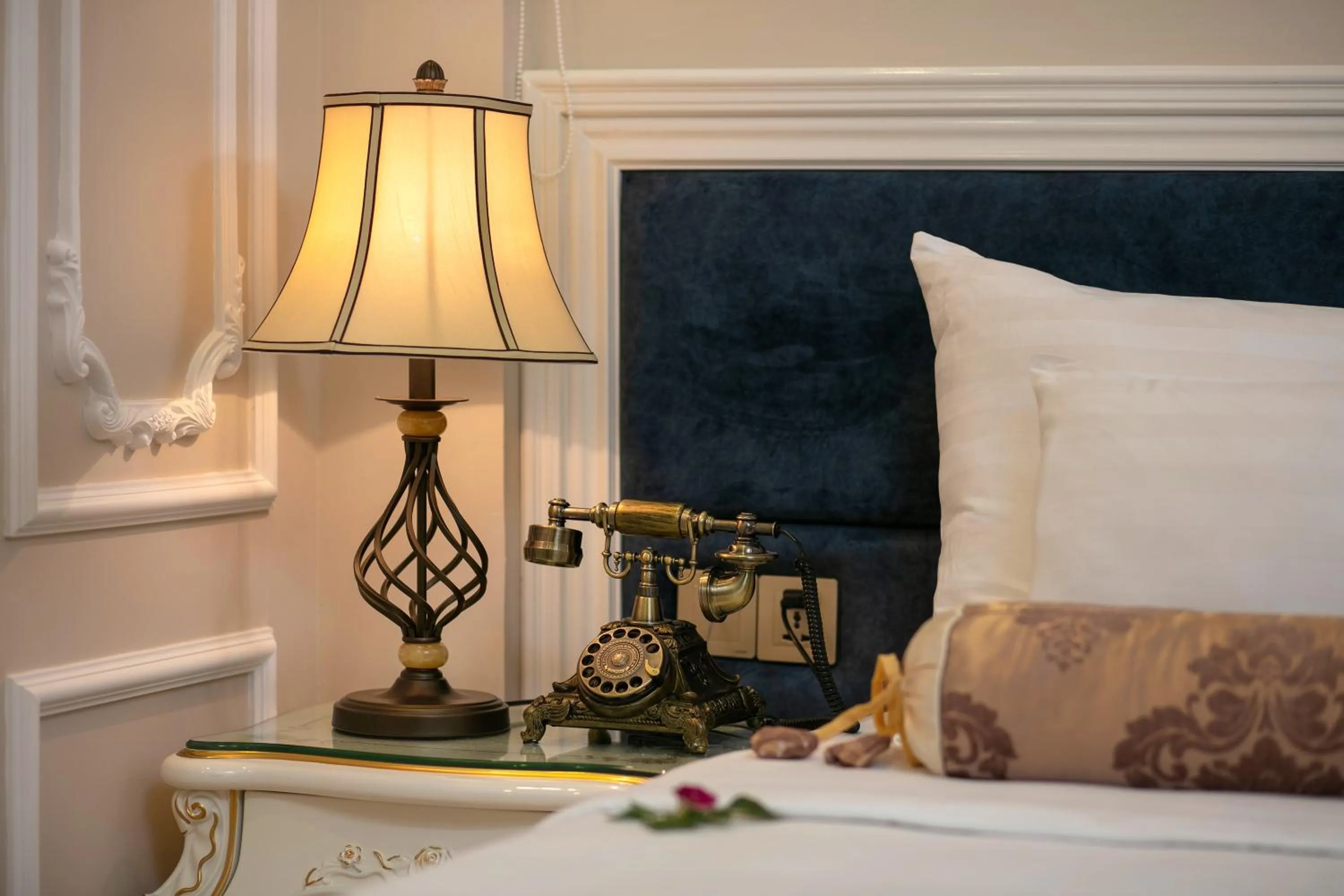 Area and facilities, Bed in Royal Holiday Hanoi Hotel