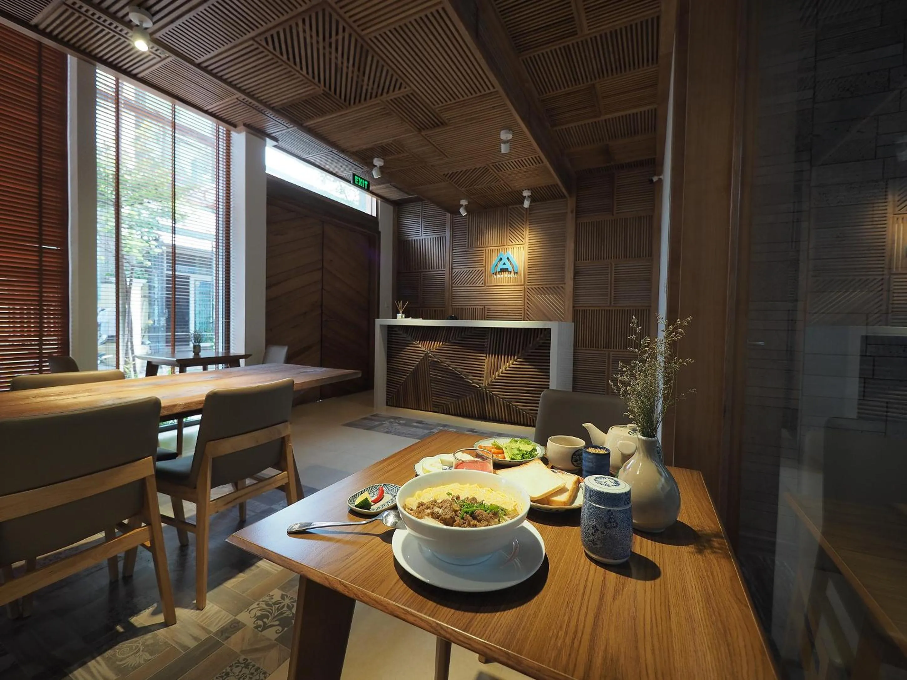 Breakfast in Mai's Boutique