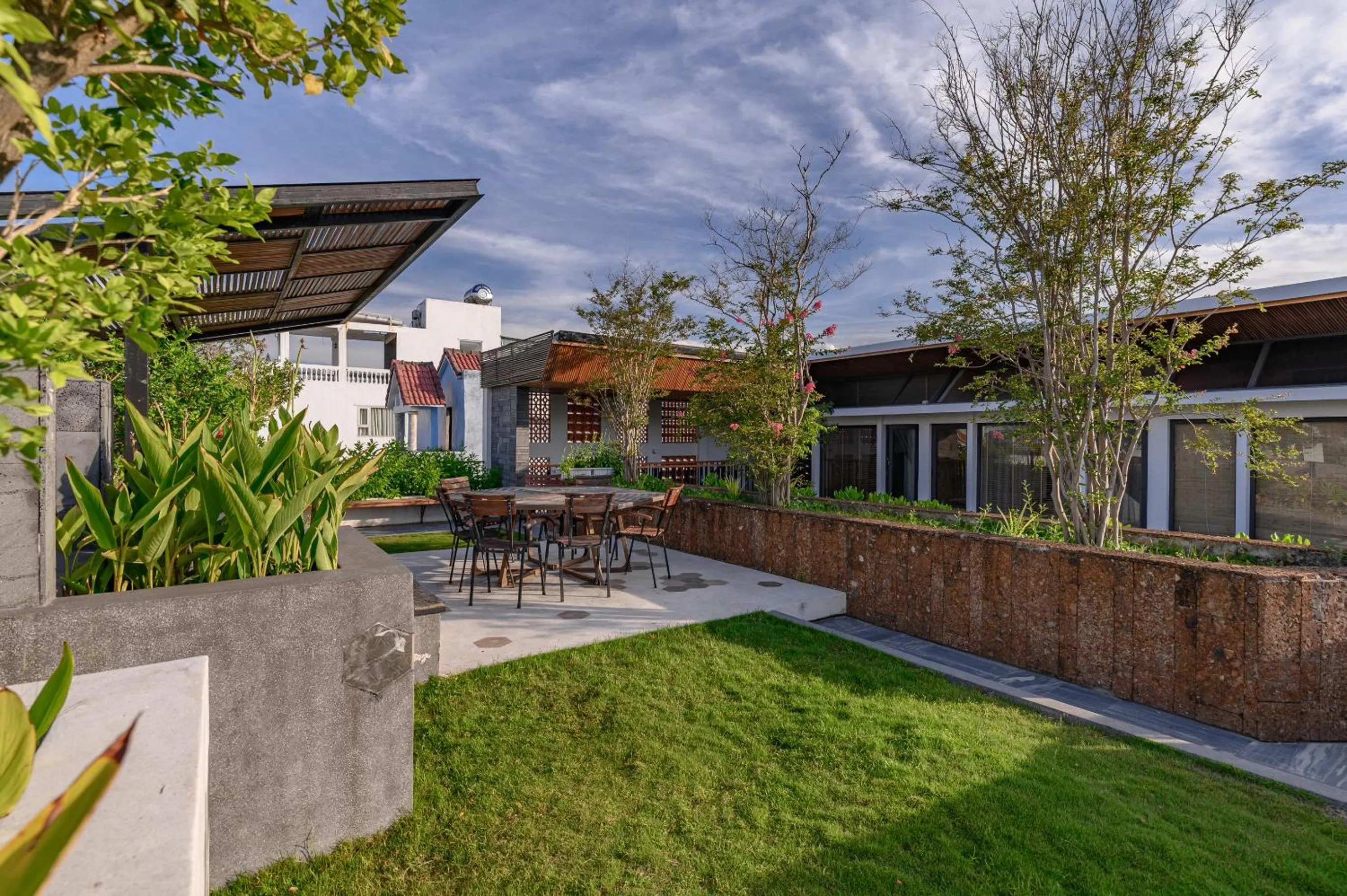 Property building in Mai's Boutique