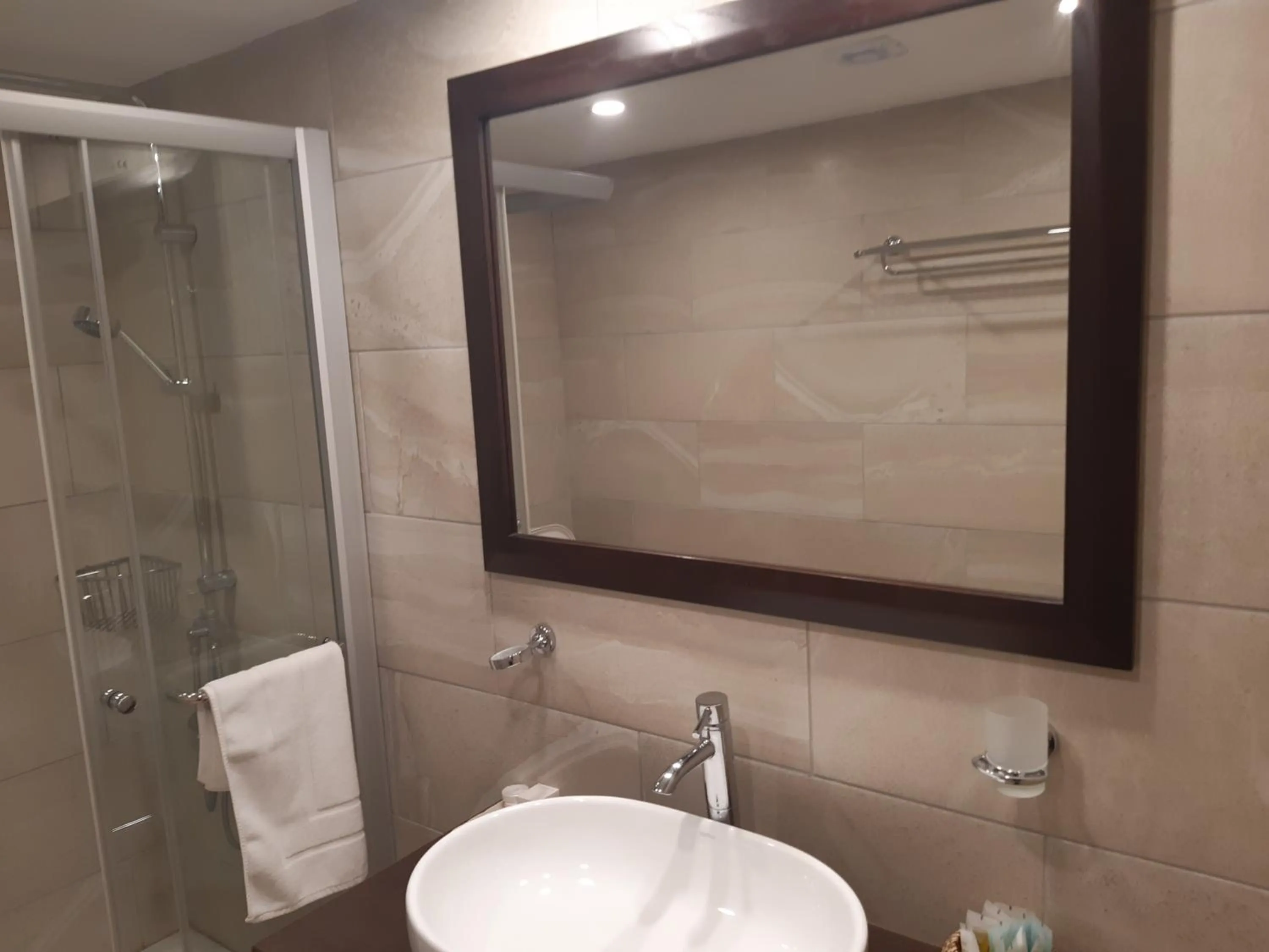 Bathroom in Theoxenia