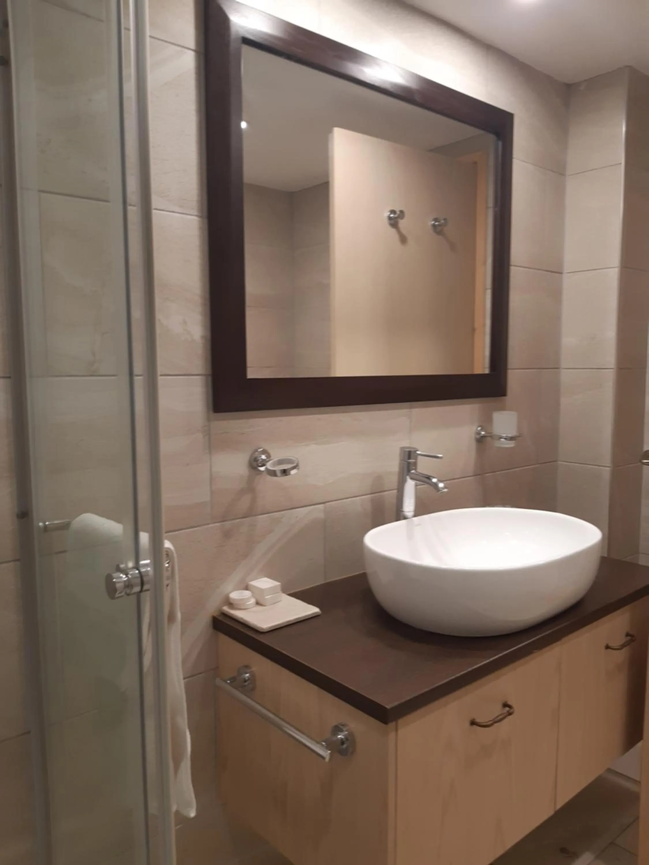 Bathroom in Theoxenia