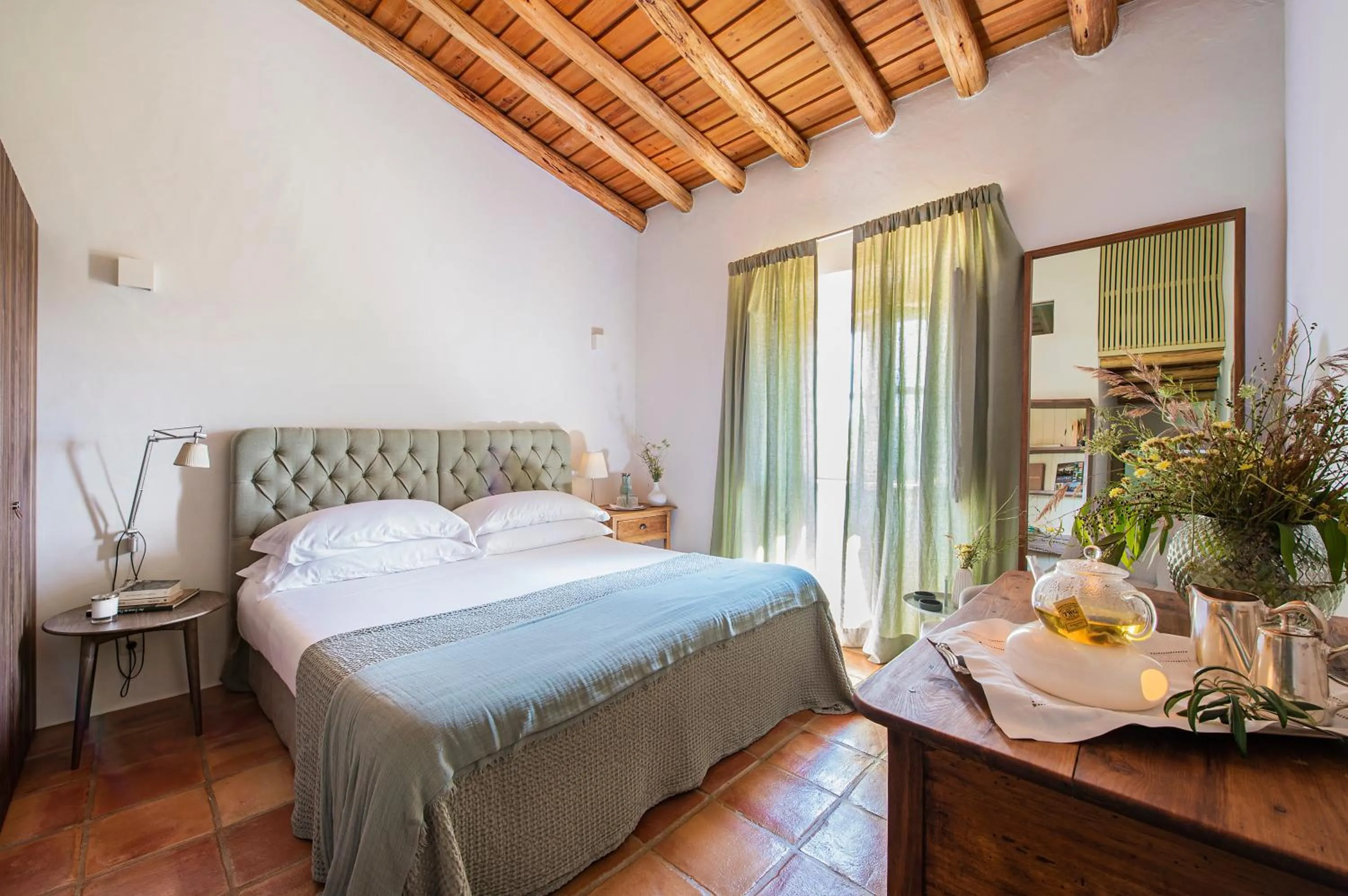 Bedroom, Bed in Herdade da Malhadinha Nova - Relais & Châteaux