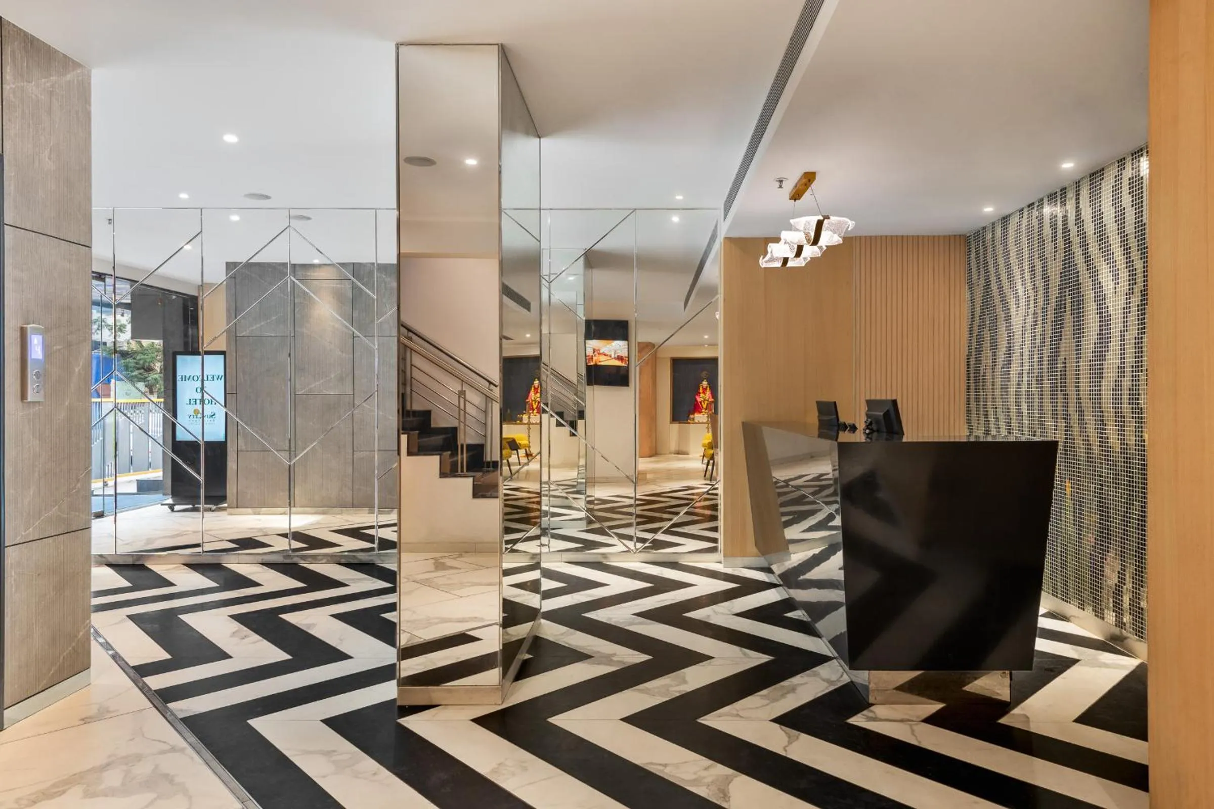 Lobby or reception in Hotel Suncity Residency