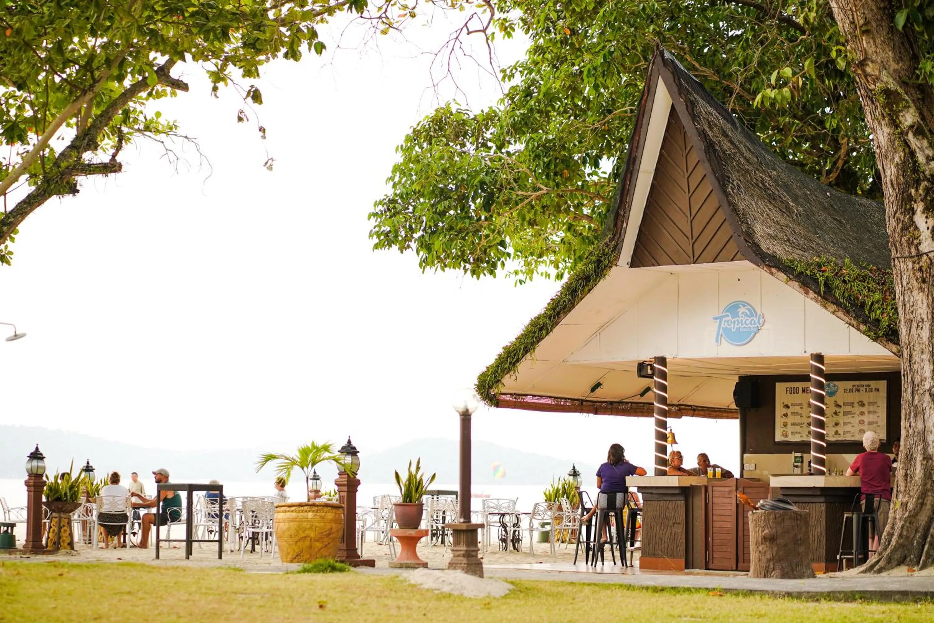 Restaurant/places to eat in Holiday Villa Resort & Beachclub Langkawi