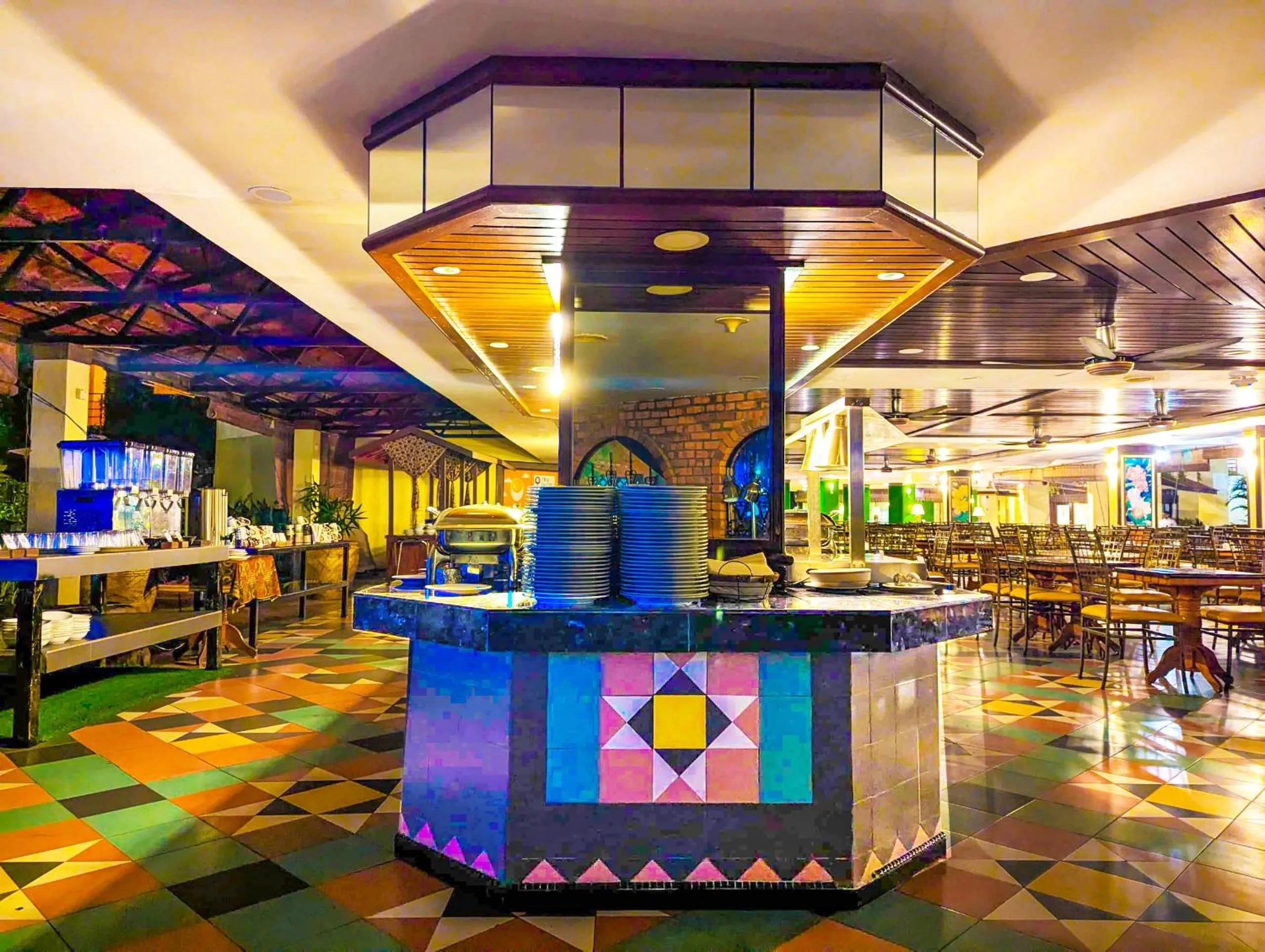 Restaurant/places to eat in Holiday Villa Resort & Beachclub Langkawi