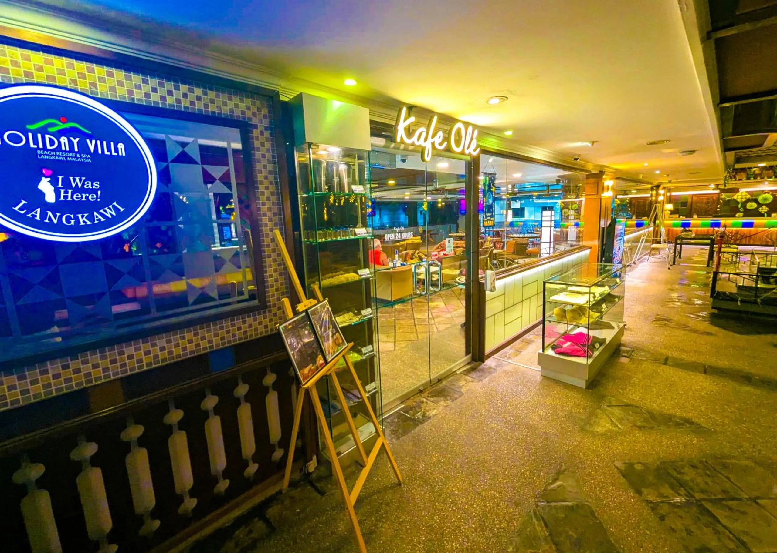 Restaurant/places to eat in Holiday Villa Resort & Beachclub Langkawi