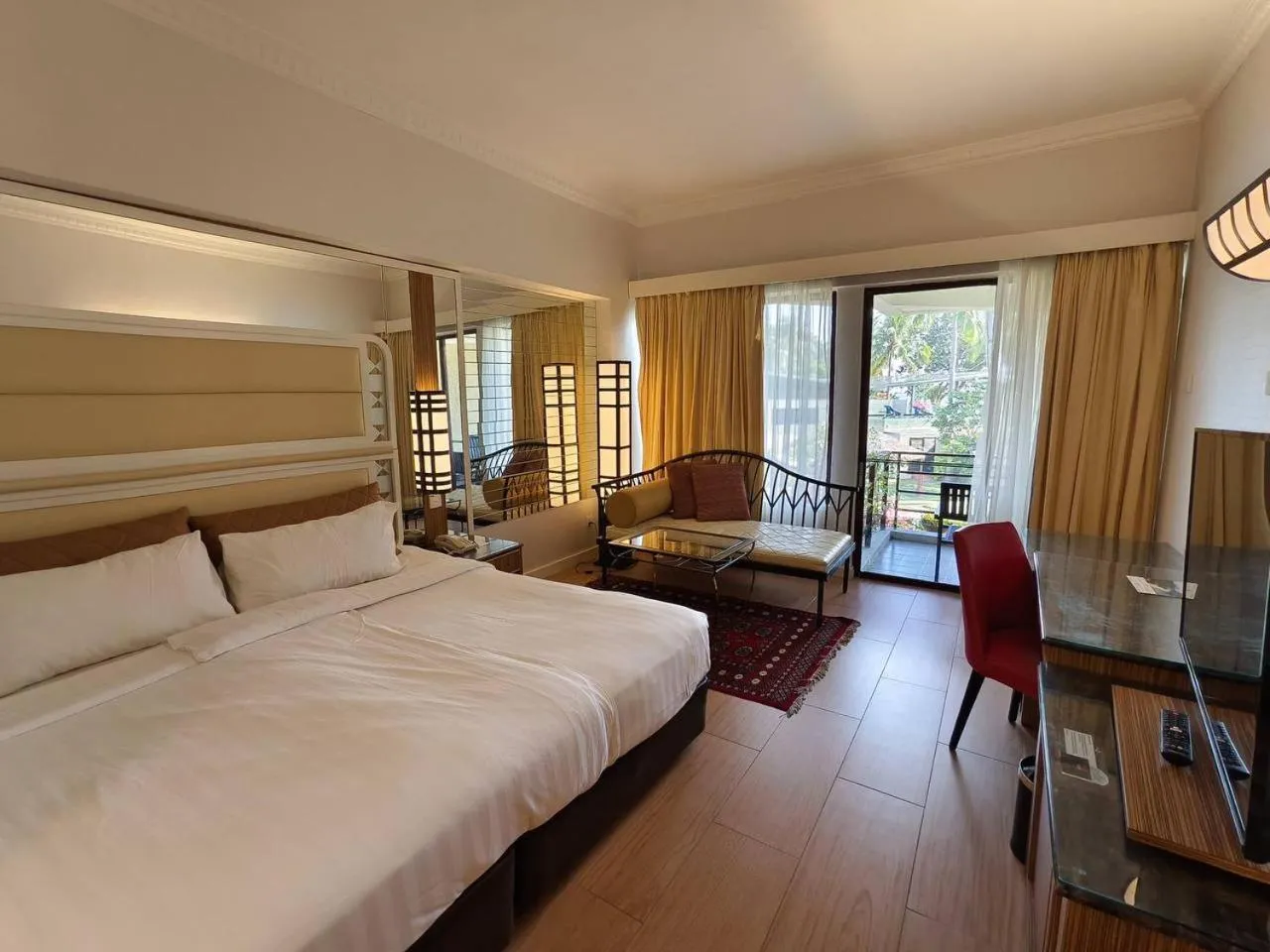 Photo of the whole room, Bed in Holiday Villa Resort & Beachclub Langkawi