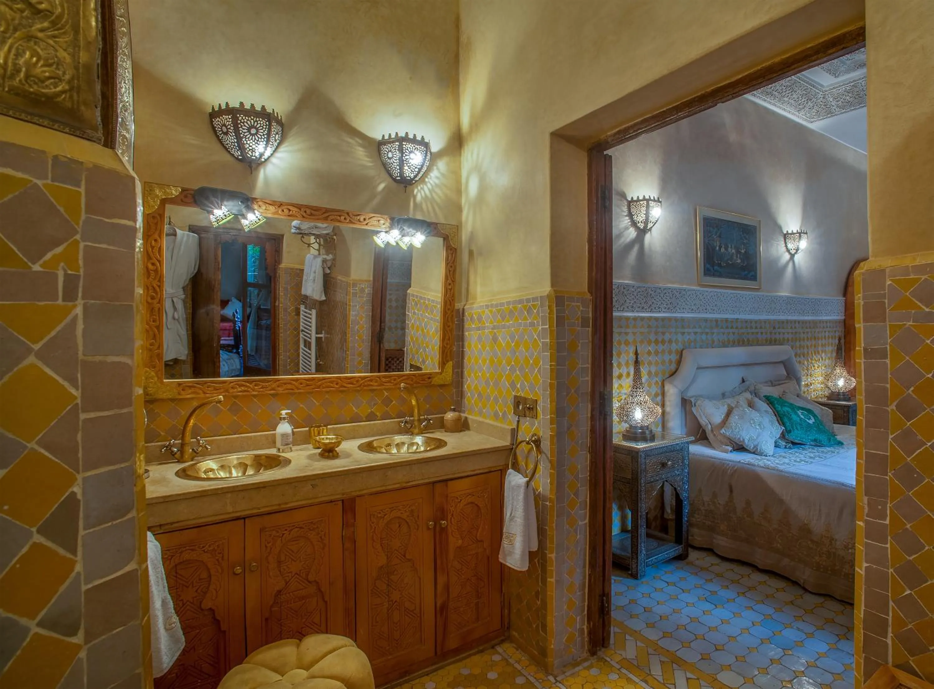 Bedroom, Bed in Riad & Spa Laurence Olivier