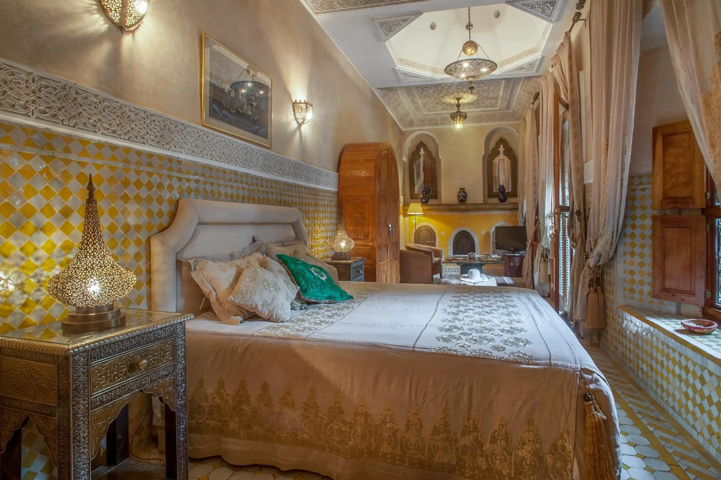 Bathroom, Bed in Riad & Spa Laurence Olivier