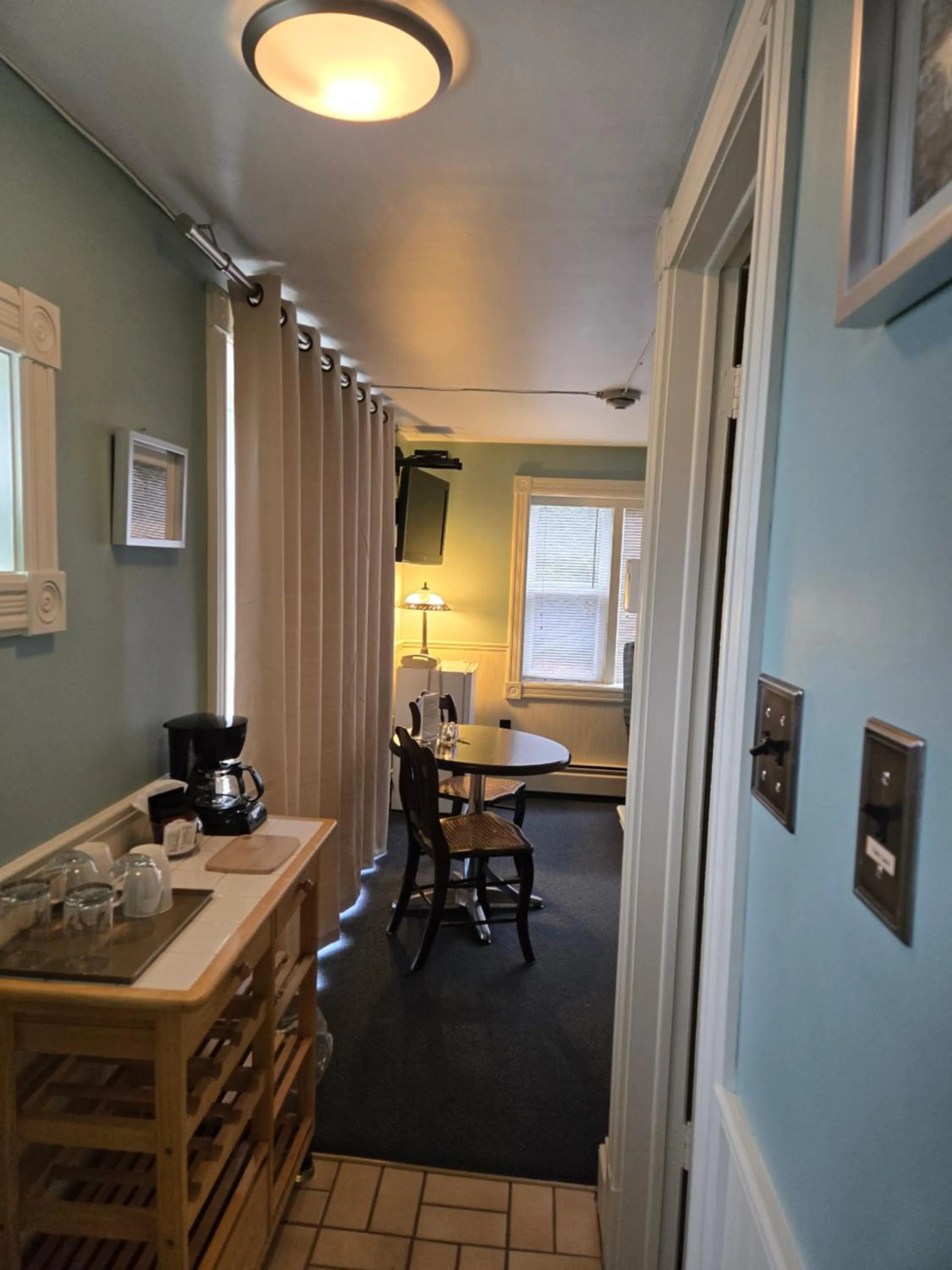 Coffee/tea facilities in Amherst Shore Country Inn