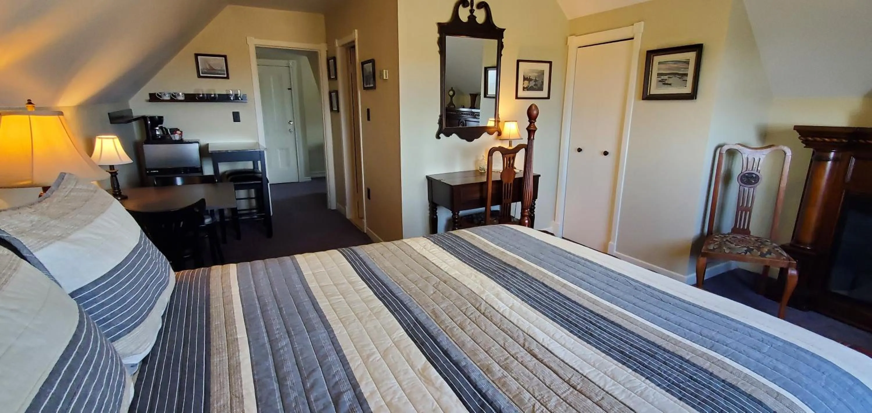 Bedroom, Bed in Amherst Shore Country Inn