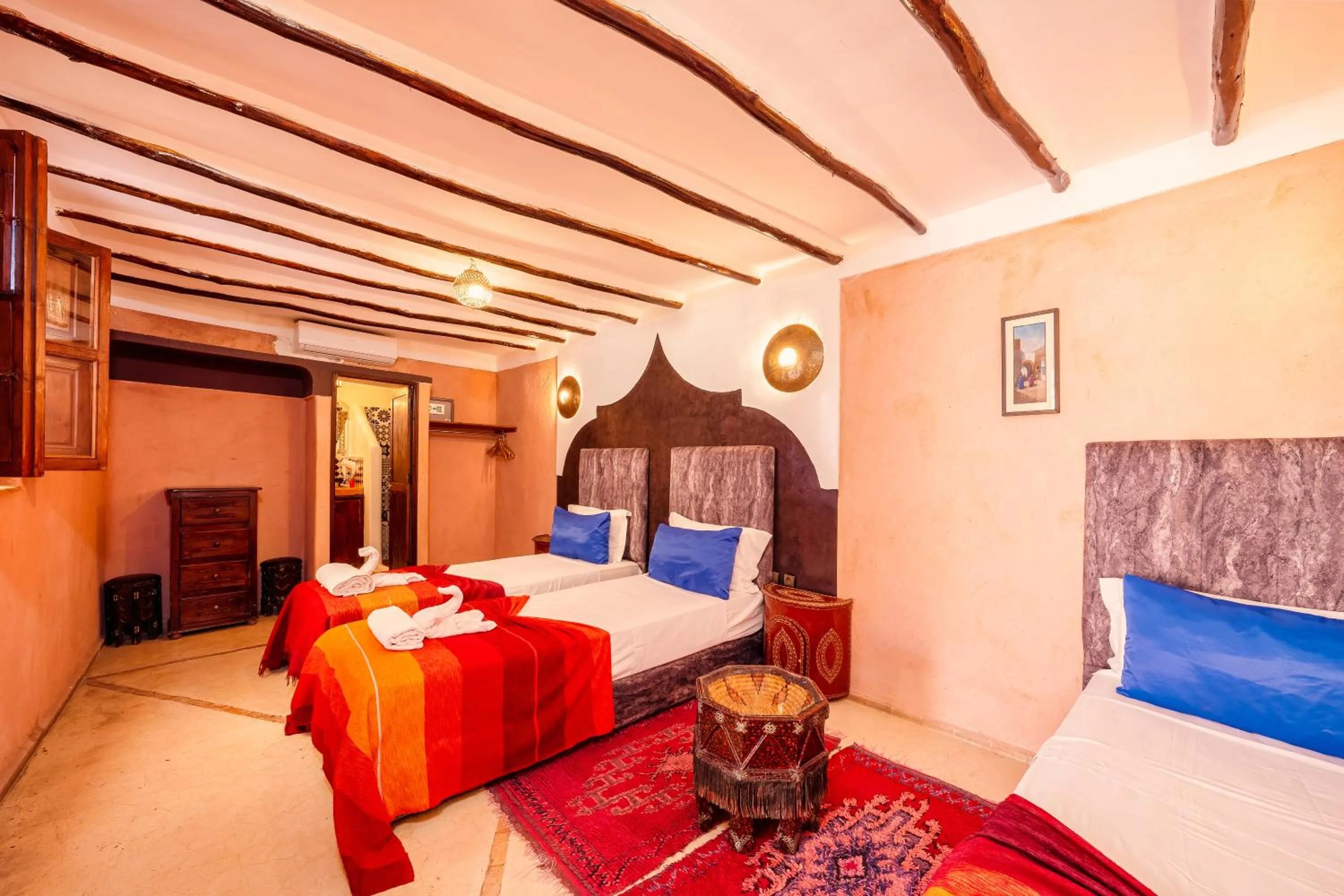 Bed in Riad Sidi Mimoune & Spa