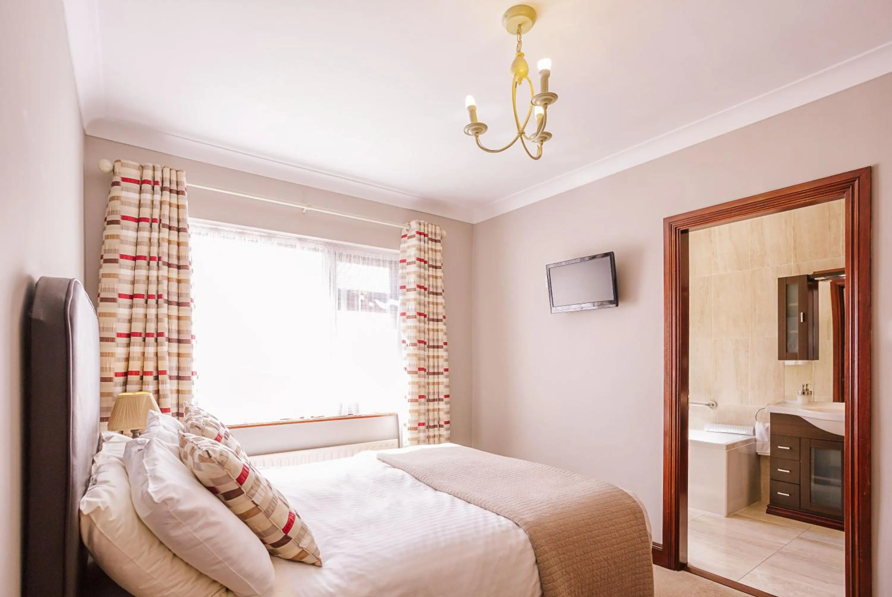 Bathroom in The Harp