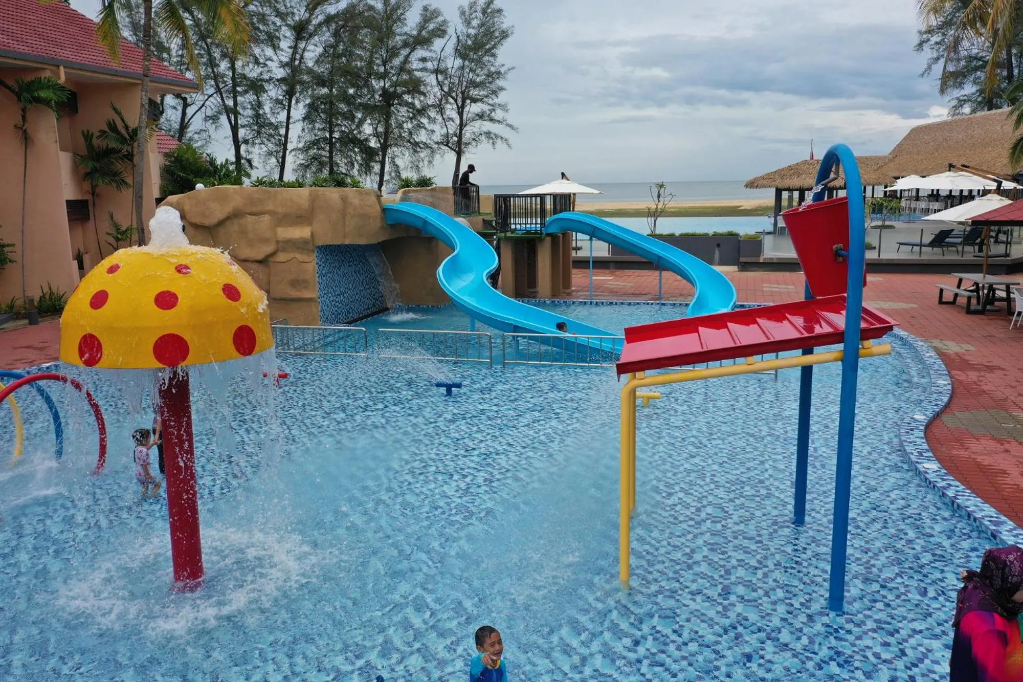 Swimming pool in Holiday Villa Beach Resort Cherating