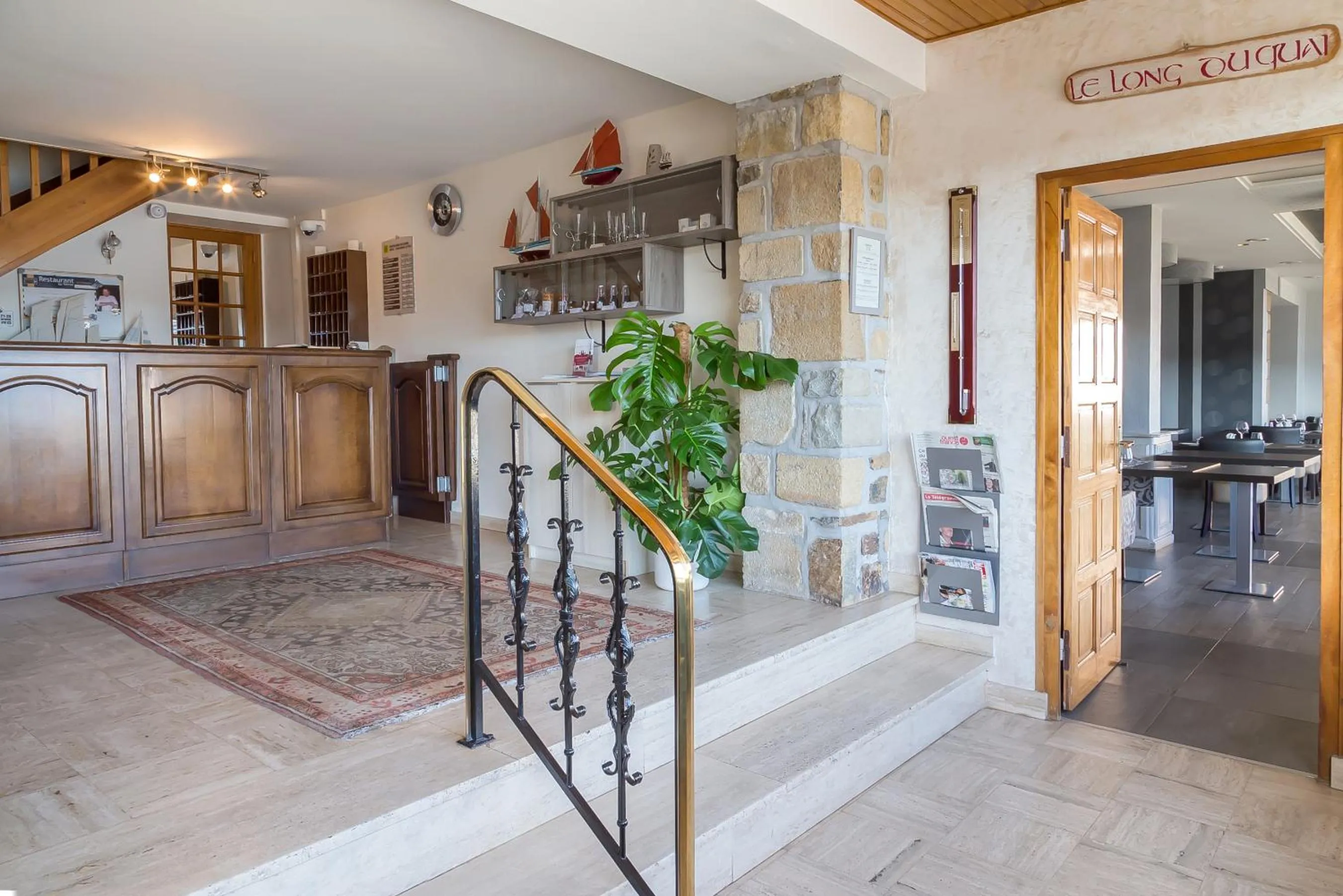 Lobby or reception in Hostellerie De La Mer