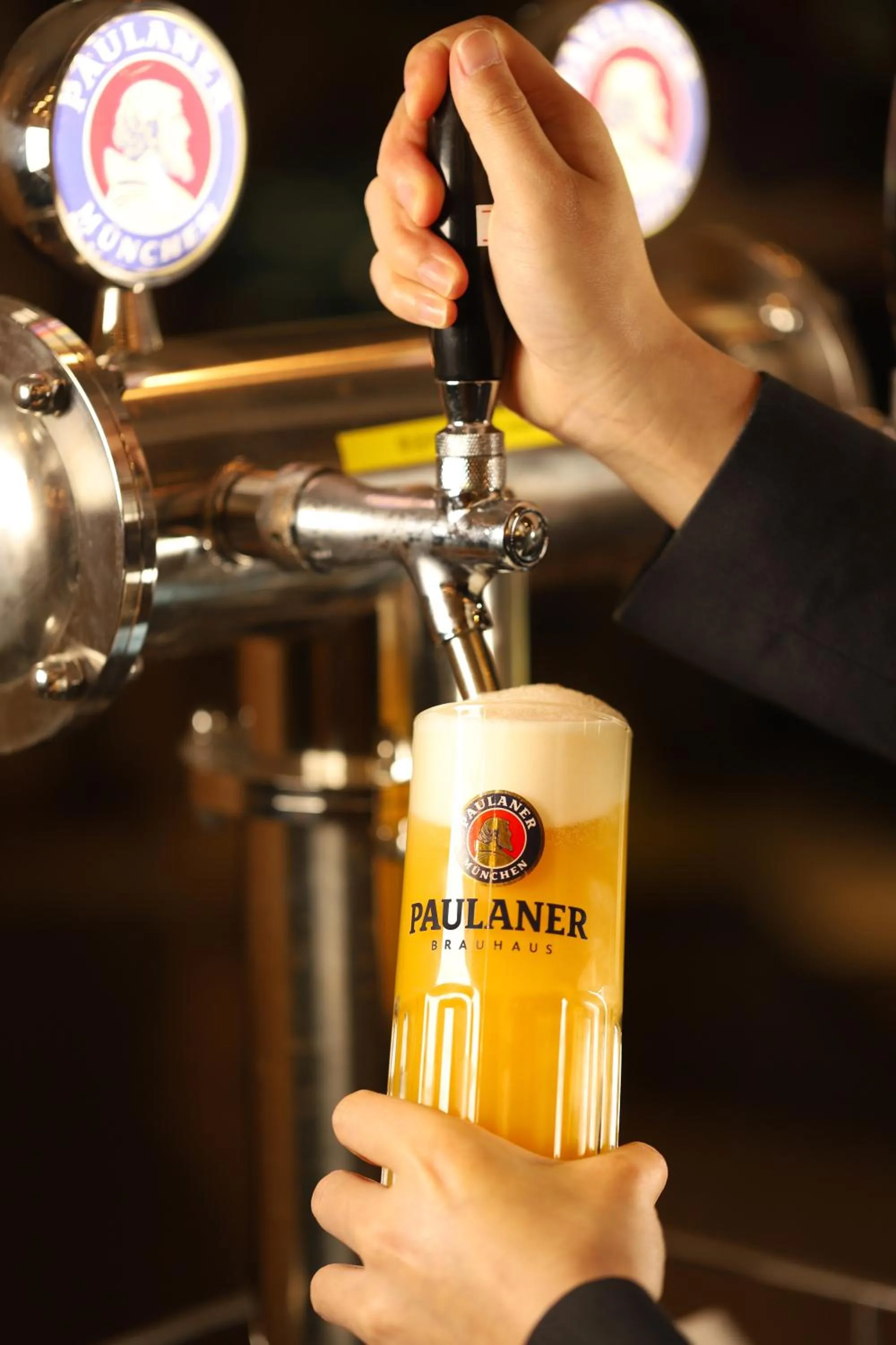 Lounge or bar in Crowne Plaza Foshan by IHG