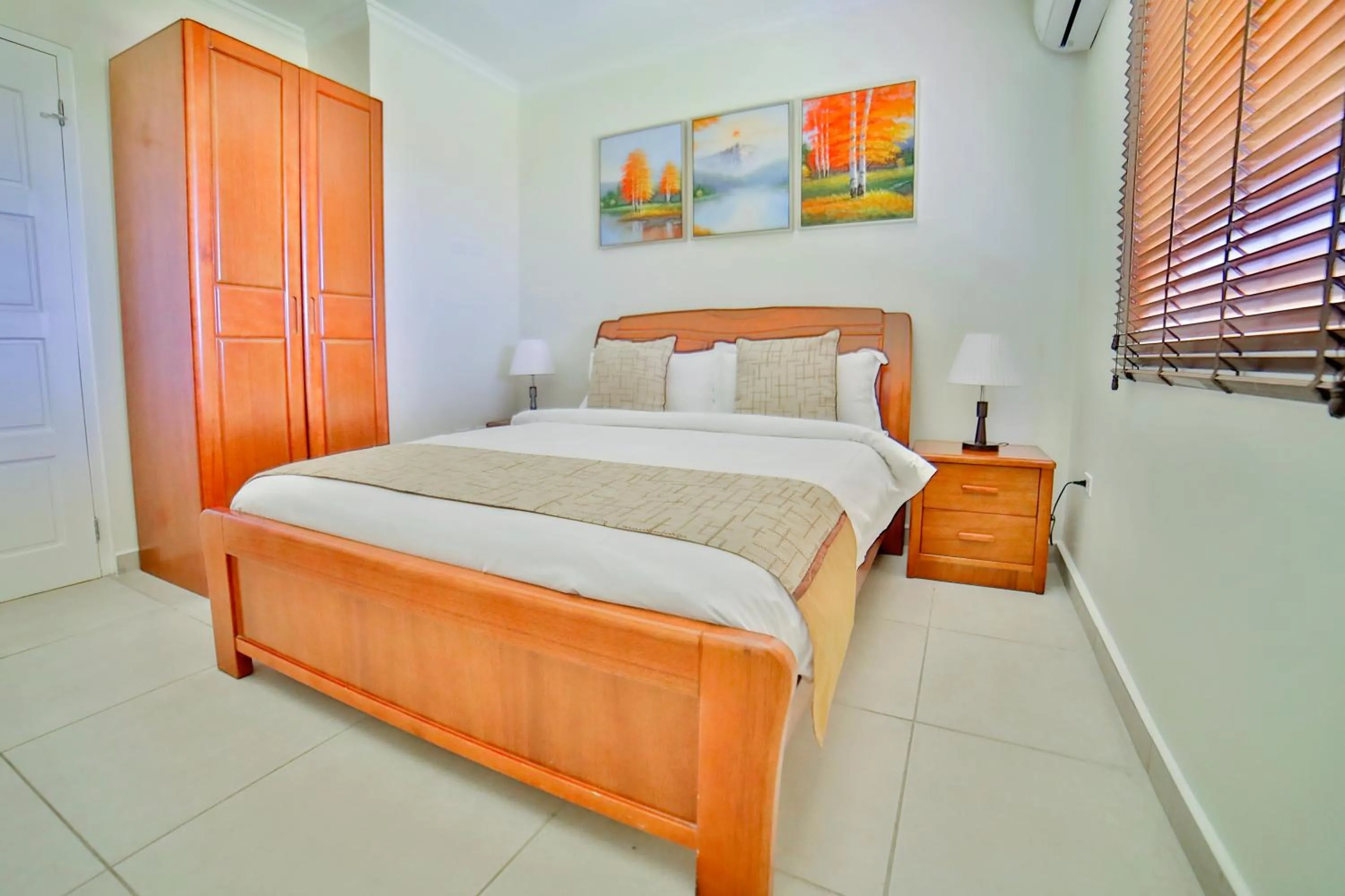 Bed in Pearl Aruba Condos