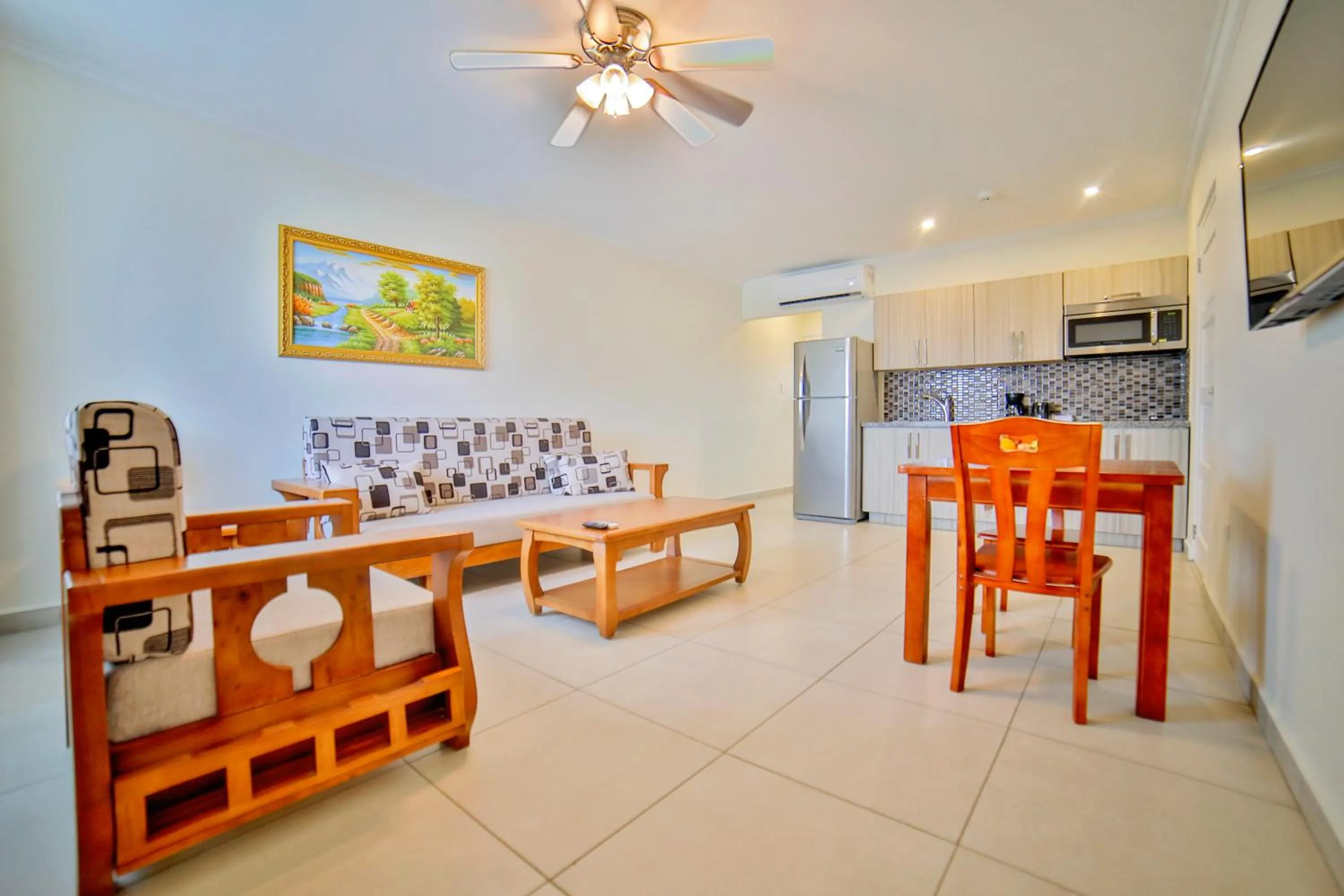 Kitchen or kitchenette in Pearl Aruba Condos