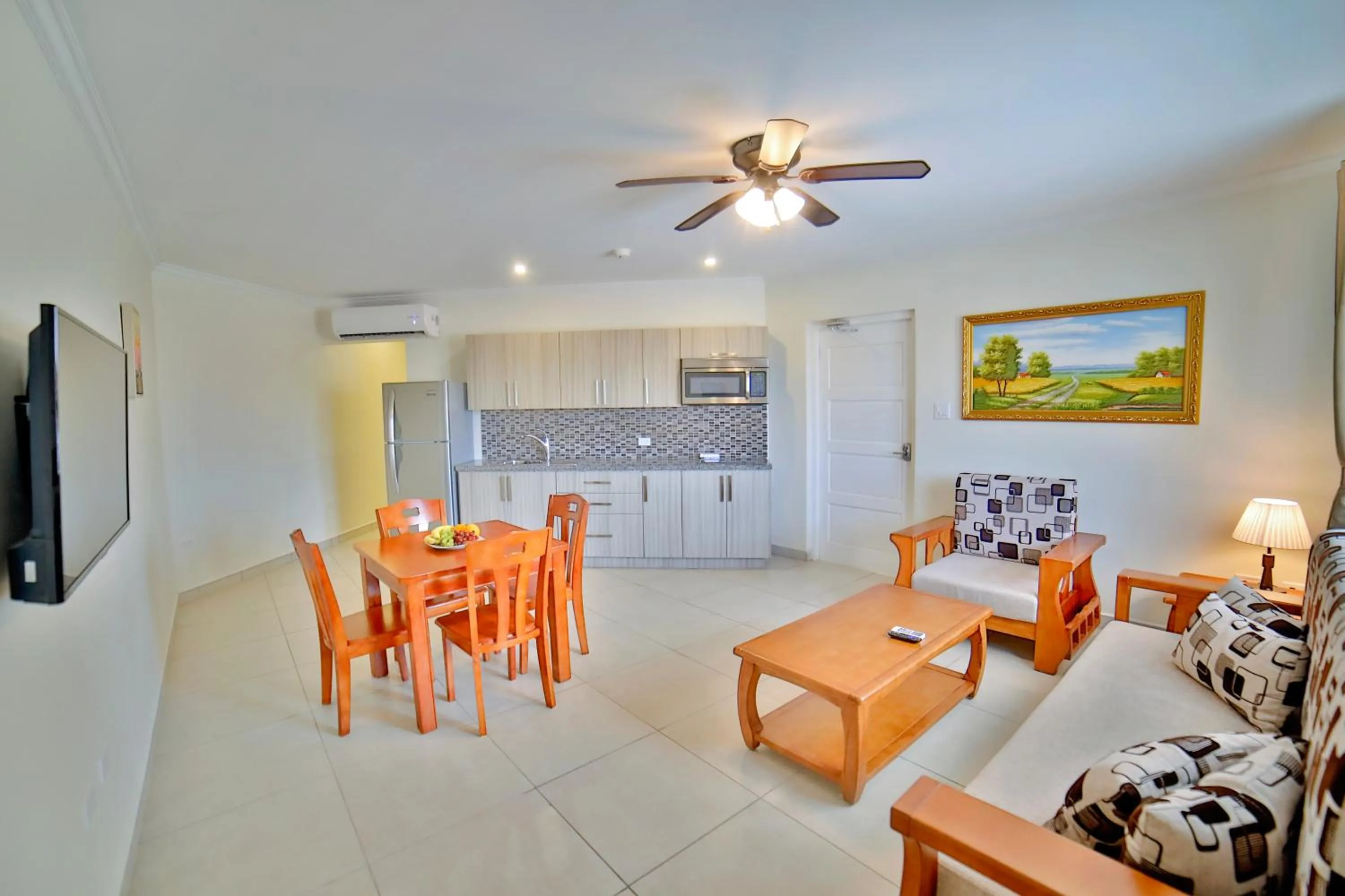 Kitchen or kitchenette in Pearl Aruba Condos