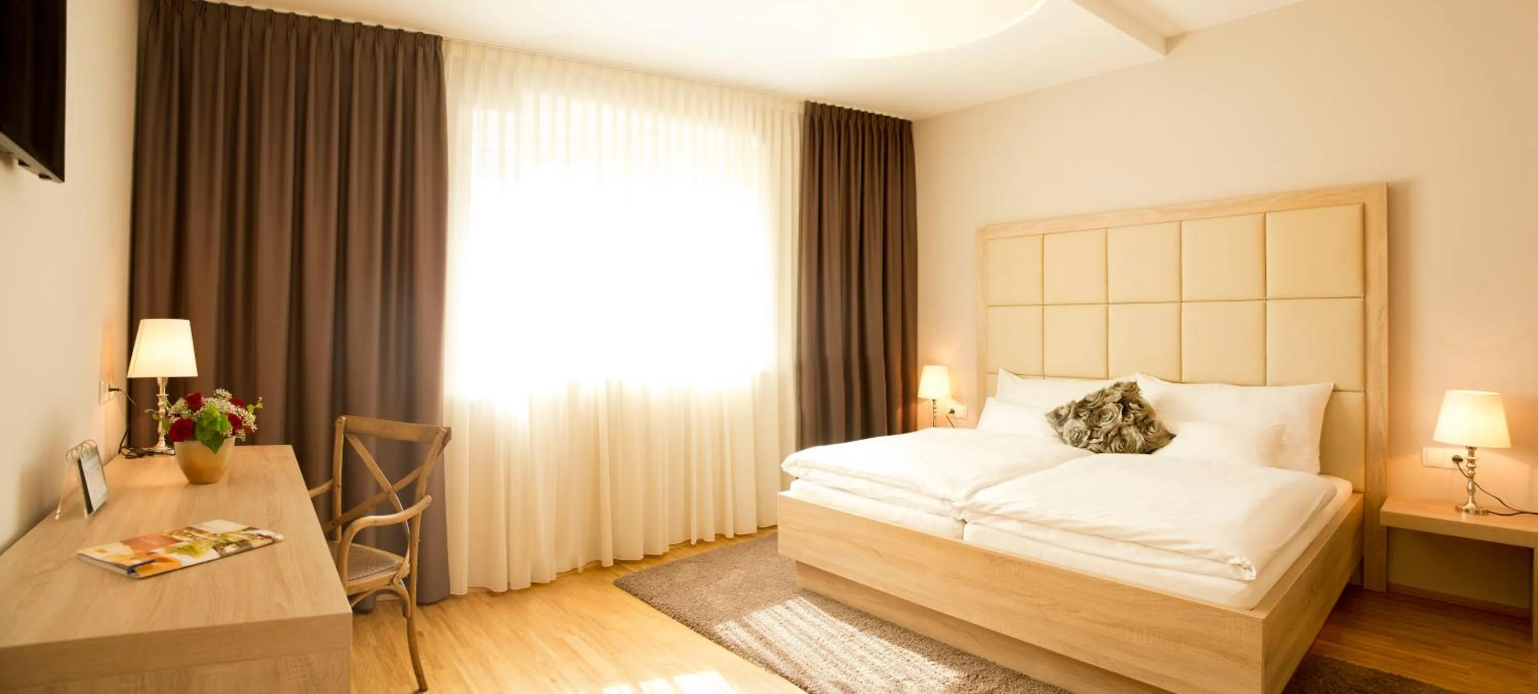 Bed in Pfeiler's Bürgerstüberl - Hotel