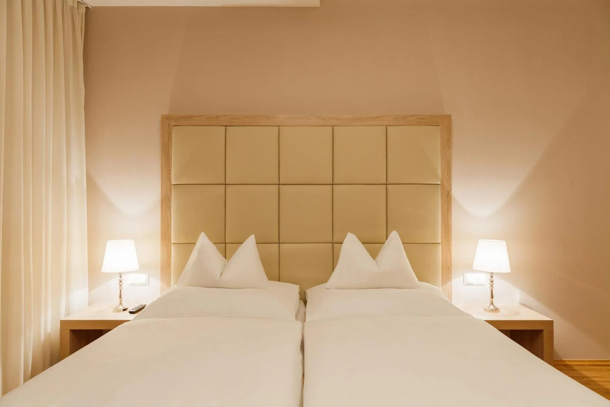 Bed in Pfeiler's Bürgerstüberl - Hotel