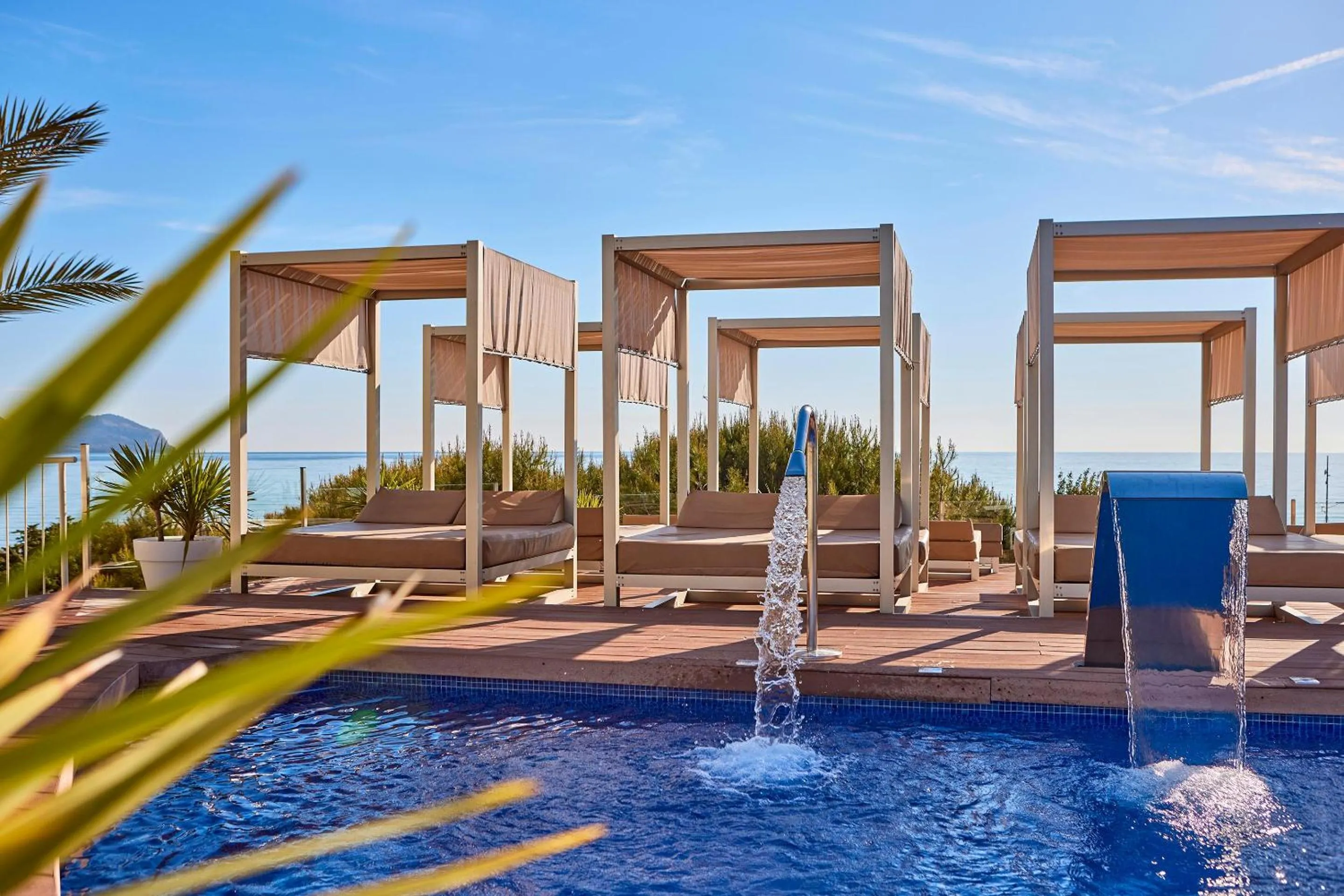 Swimming pool in Zafiro Bahia