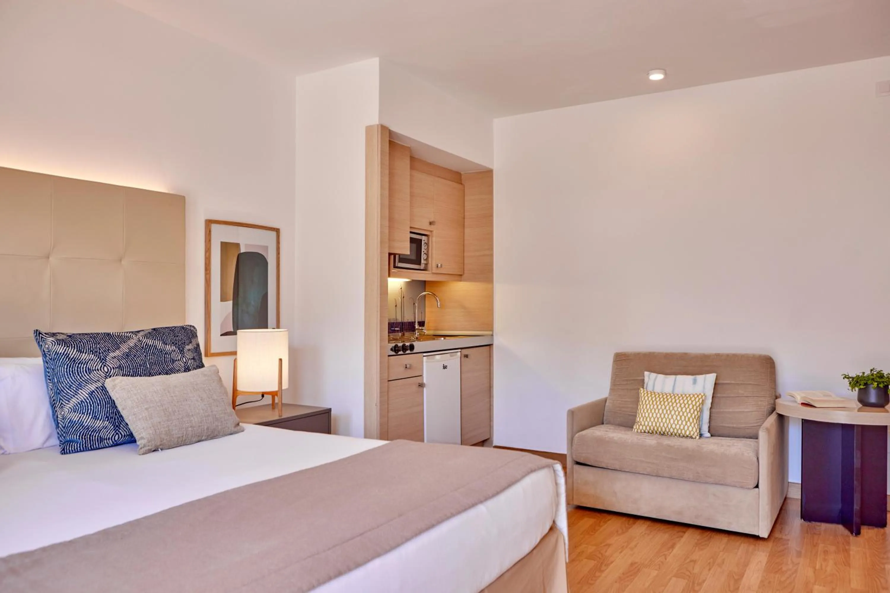 Photo of the whole room, Bed in Zafiro Bahia