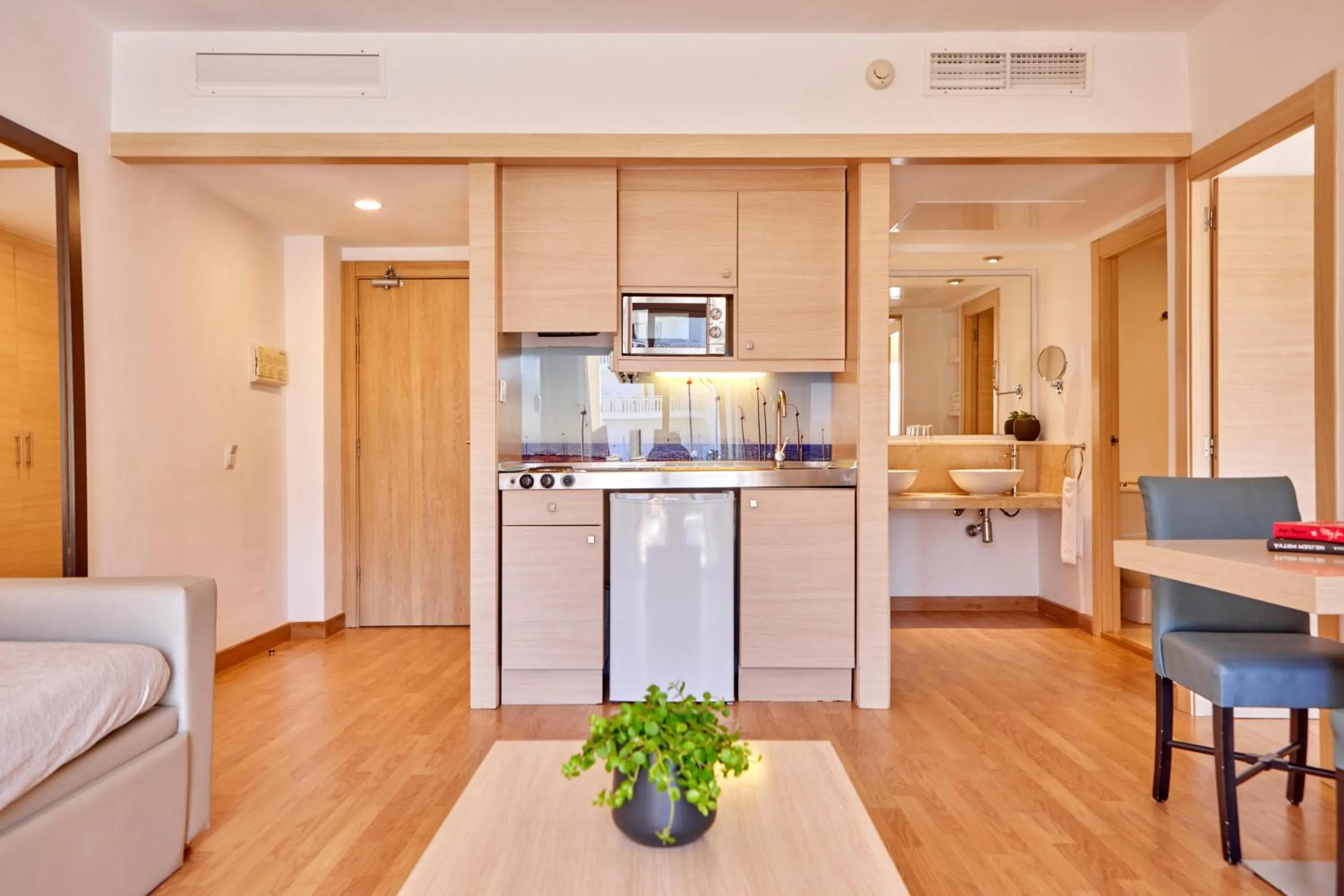 Photo of the whole room in Zafiro Bahia