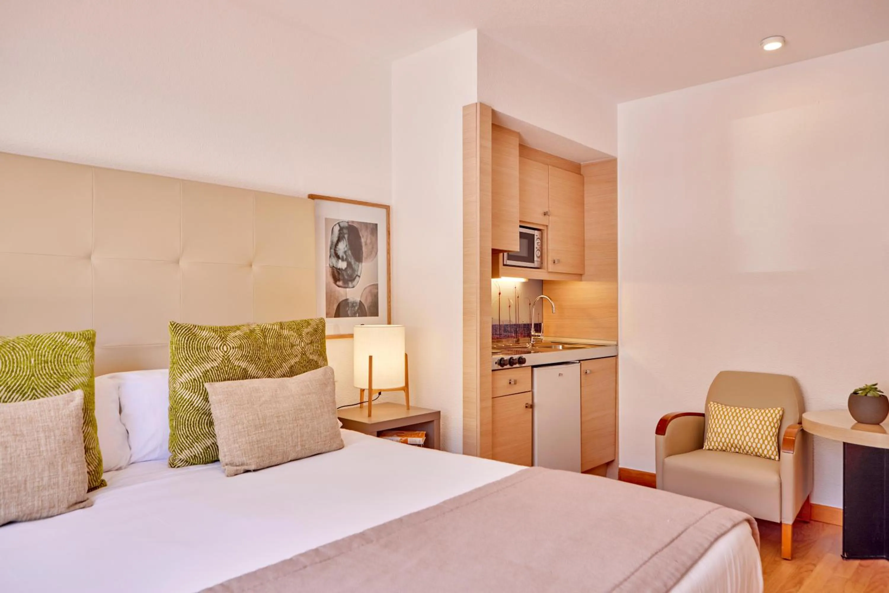 Photo of the whole room, Bed in Zafiro Bahia