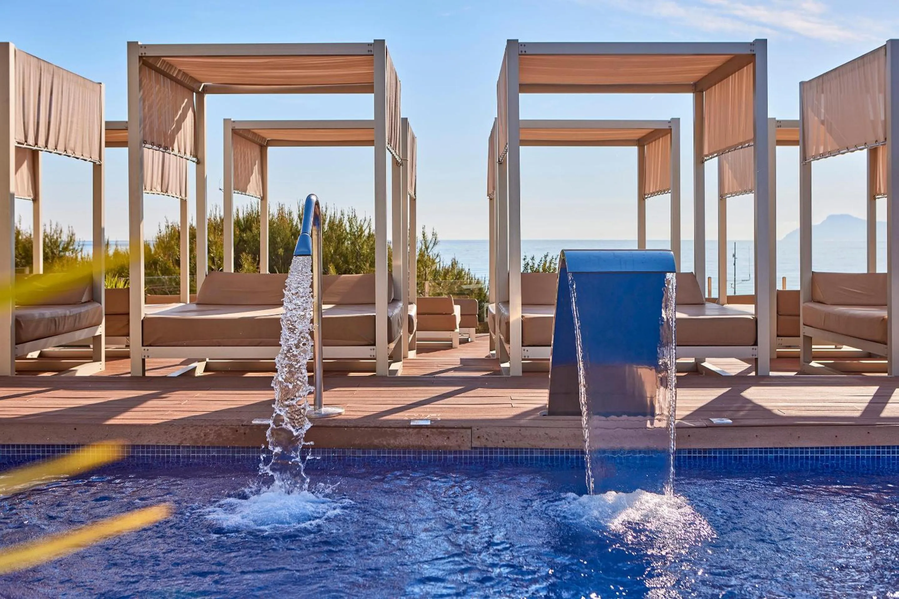 Swimming pool in Zafiro Bahia