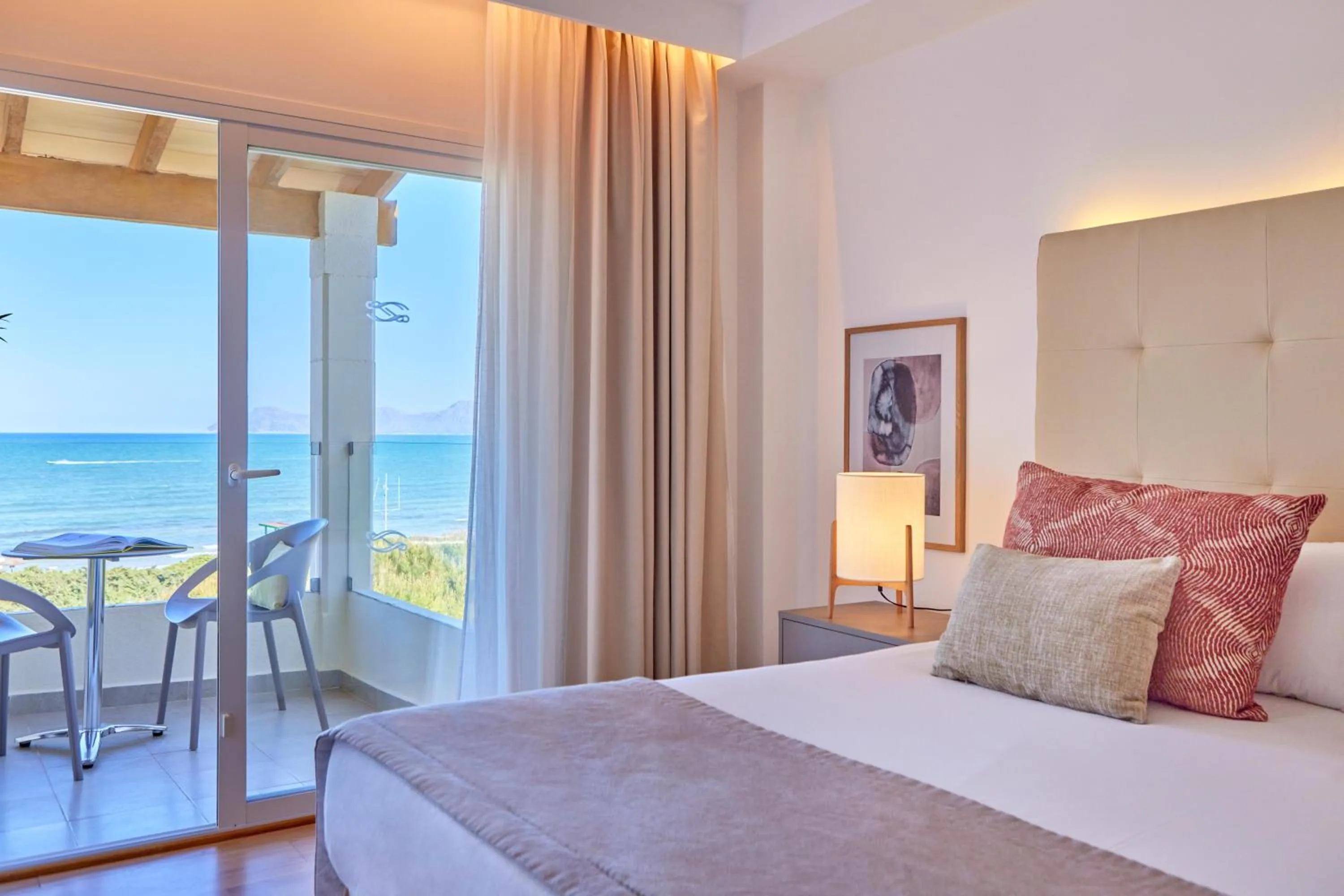 Photo of the whole room, Bed in Zafiro Bahia