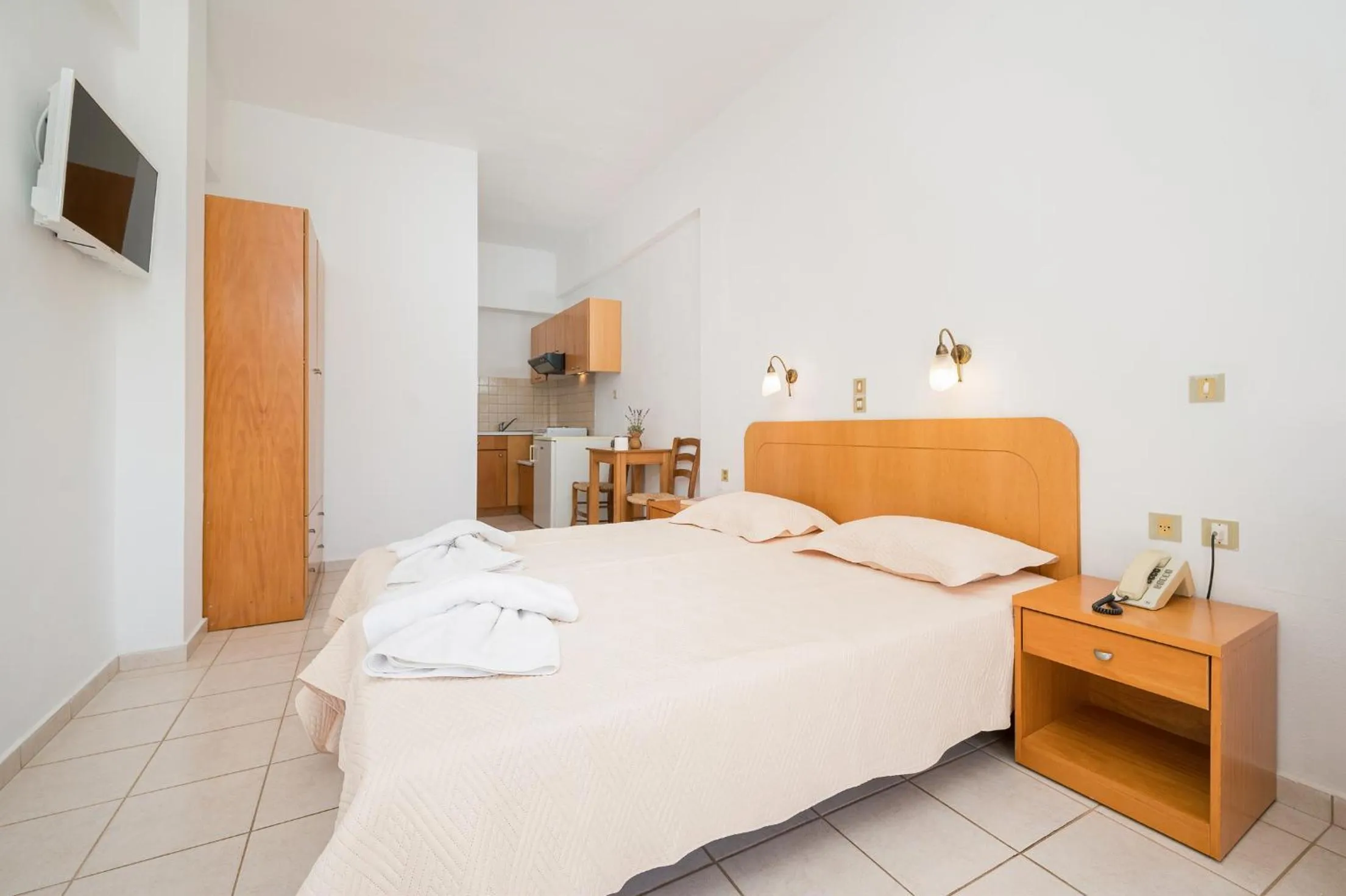 Bedroom, Bed in Adonis Hotel