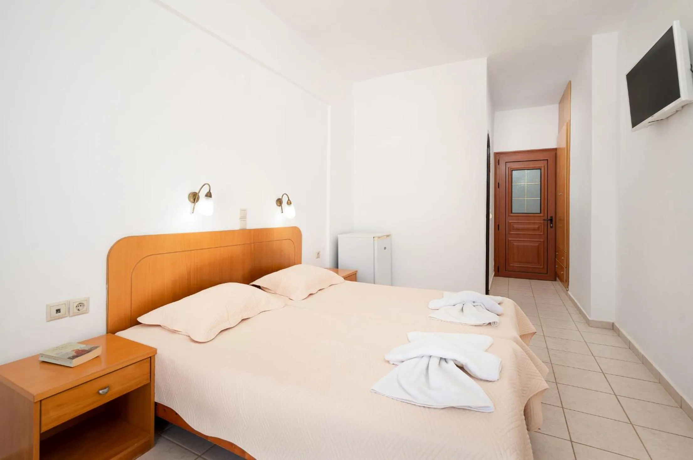 Bedroom, Bed in Adonis Hotel