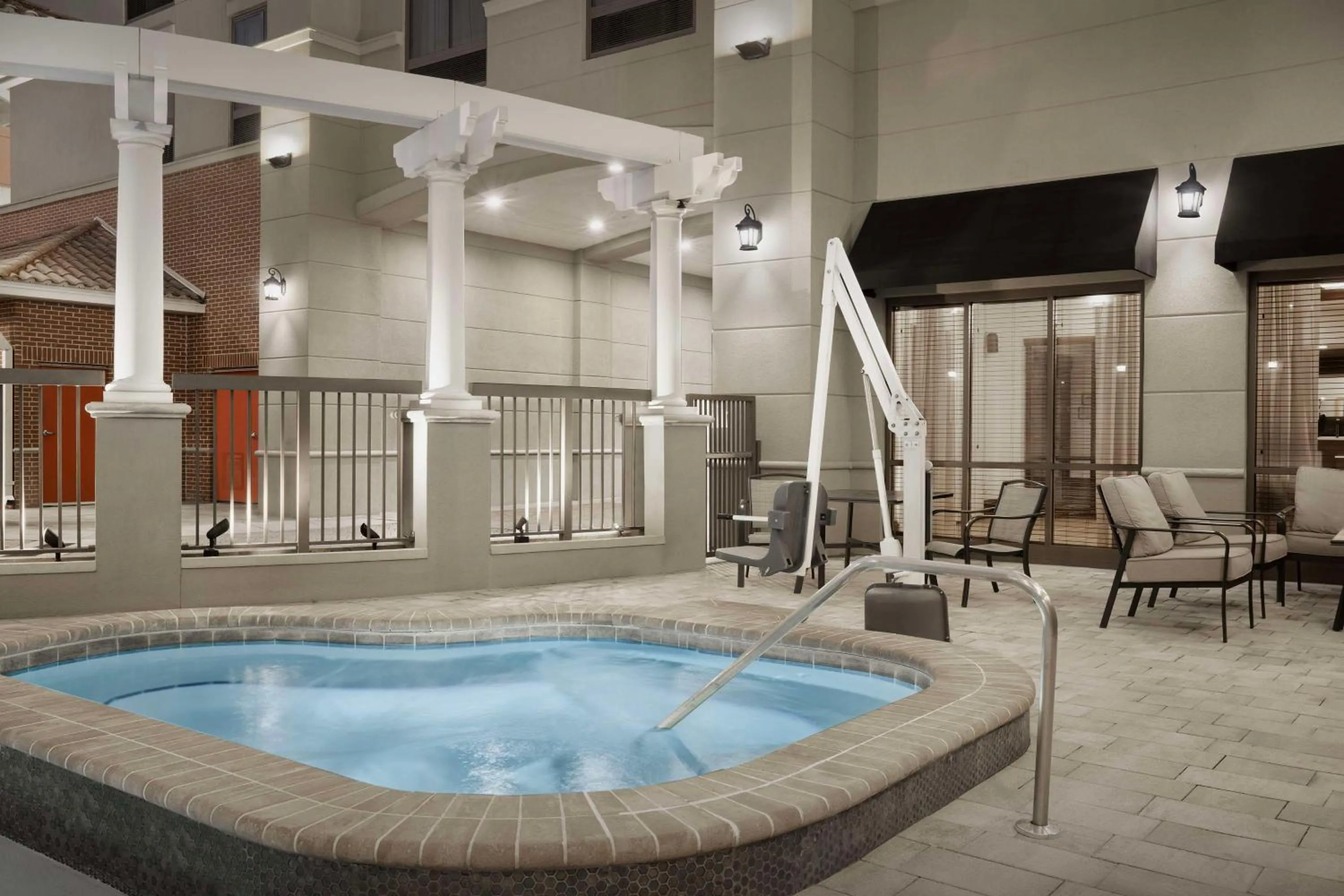 Hot Tub in Homewood Suites by Hilton Jacksonville-Downtown/Southbank