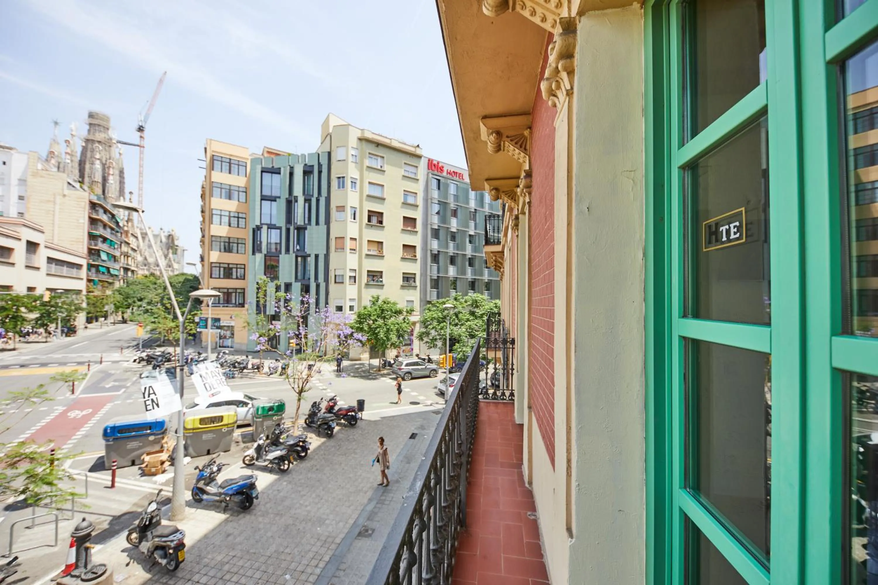 Apart-Suites Hostemplo