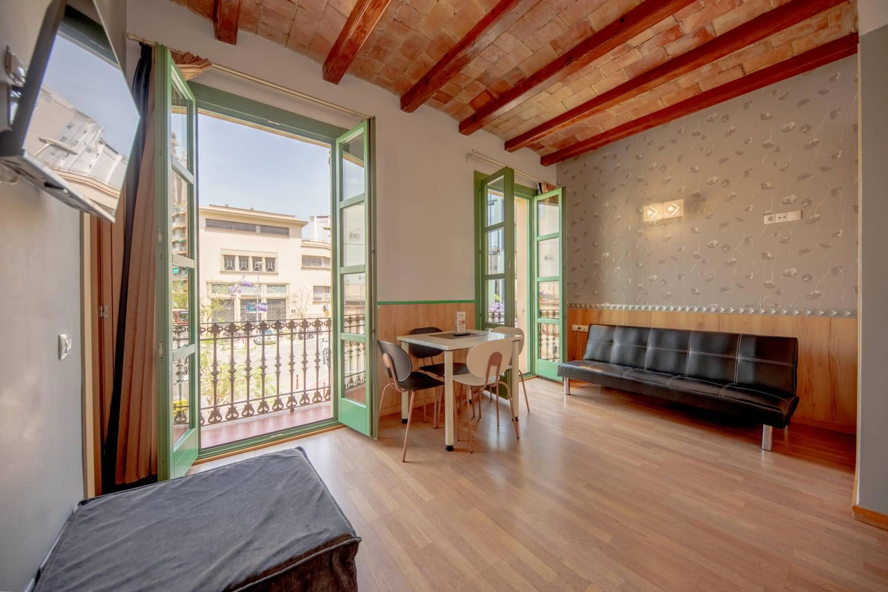 Apart-Suites Hostemplo