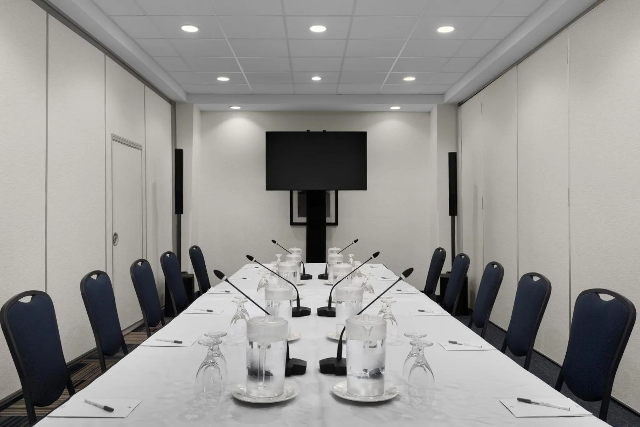 Meeting/conference room in Holiday Inn Ottawa East by IHG
