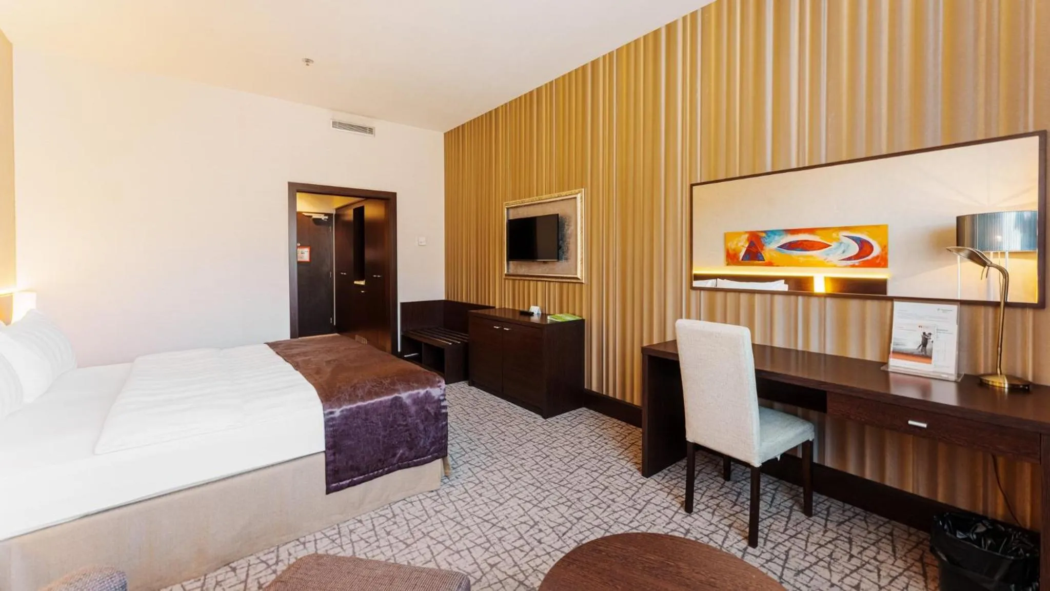 Photo of the whole room, Bed in Holiday Inn Zilina by IHG